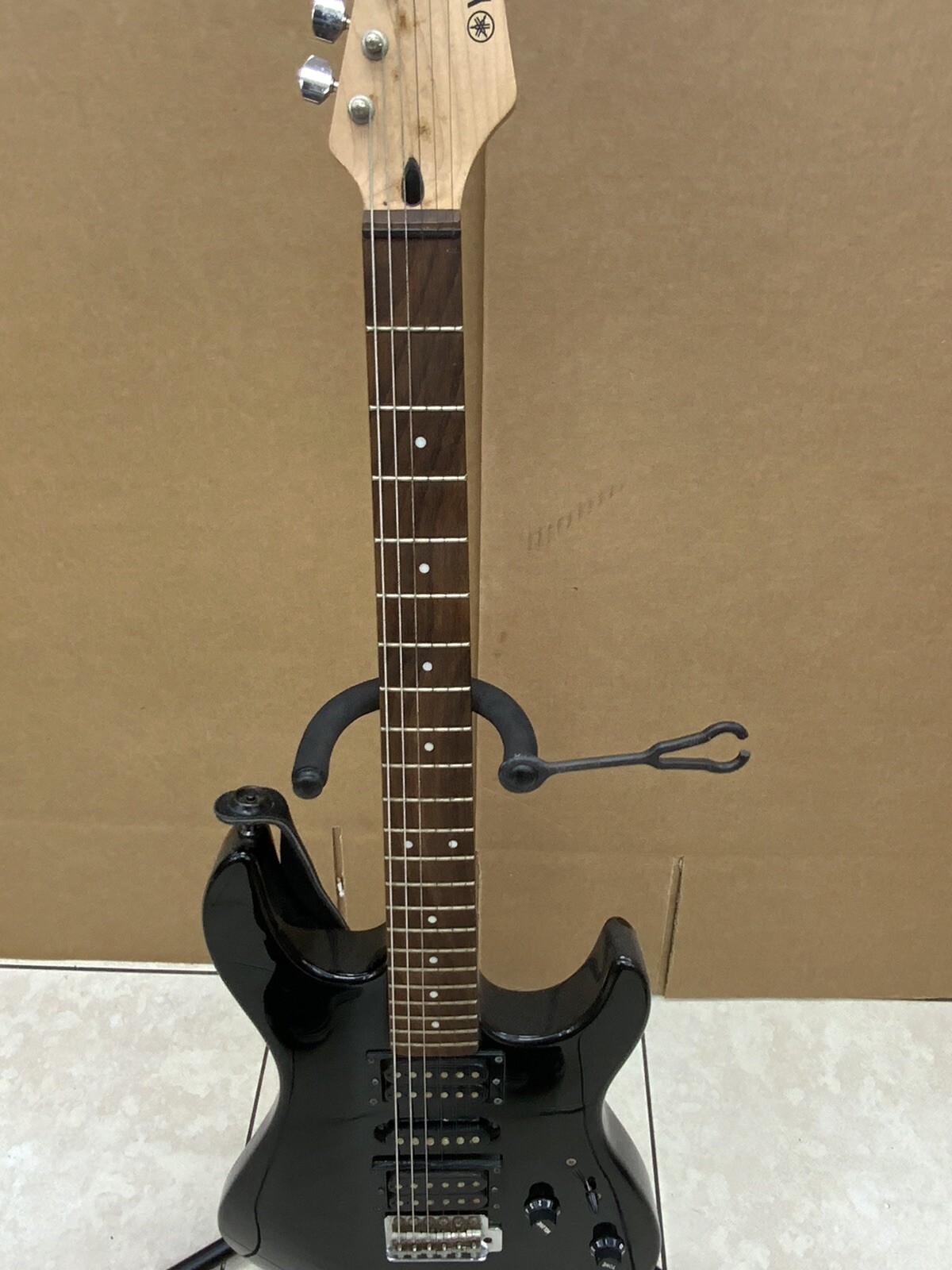 Yamaha RGS-121 Electric Guitar BLACK