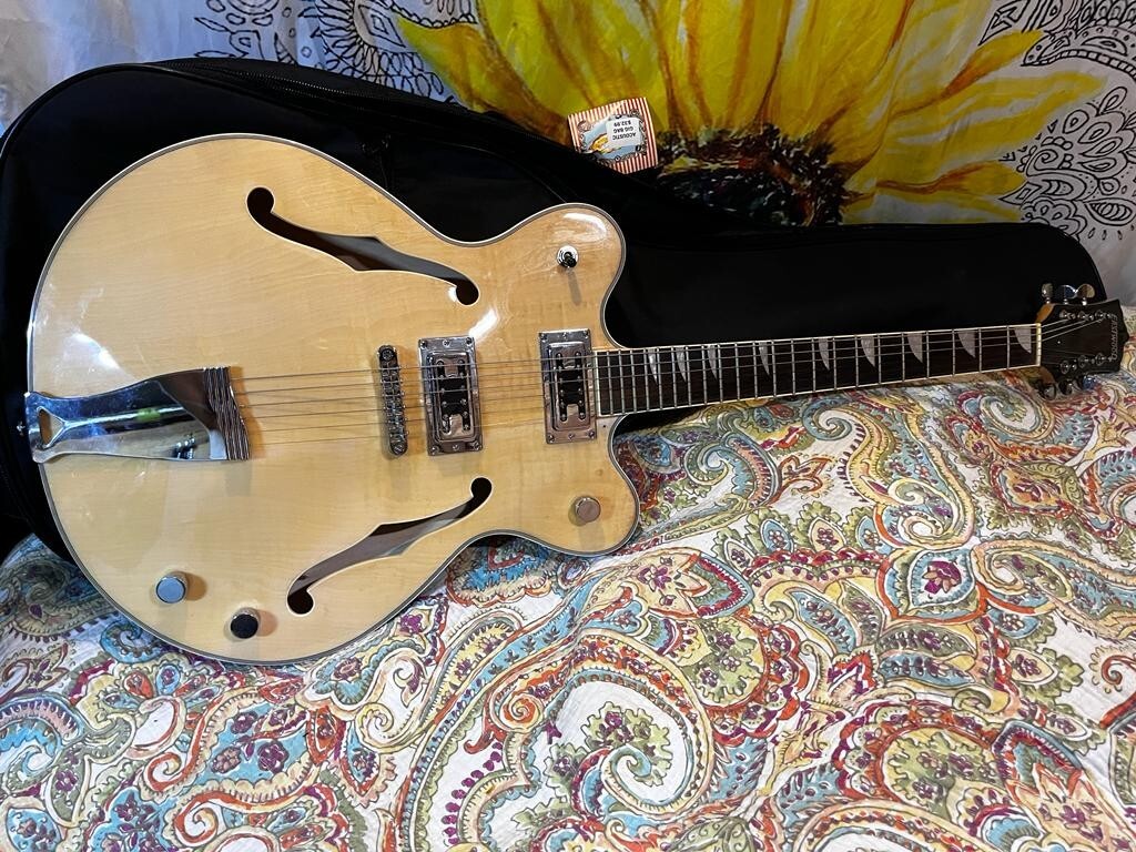 Eastwood Classic 6 Electric Guitar w Case NICE