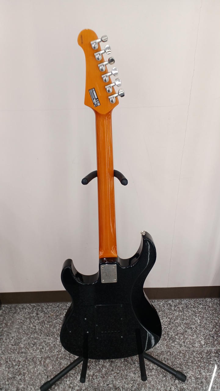 YAMAHA PAC612VIIFM Electric Guitar-04