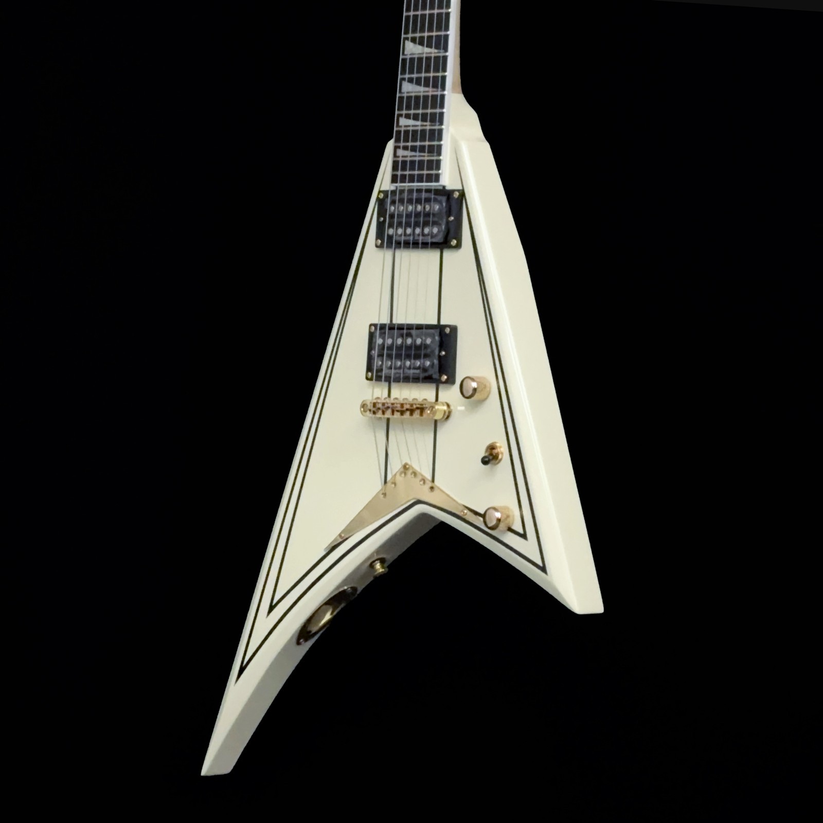 Jackson RRT-3 Rhoads Pro Series, Ebony Fingerboard, Ivory with Black Pinstripes