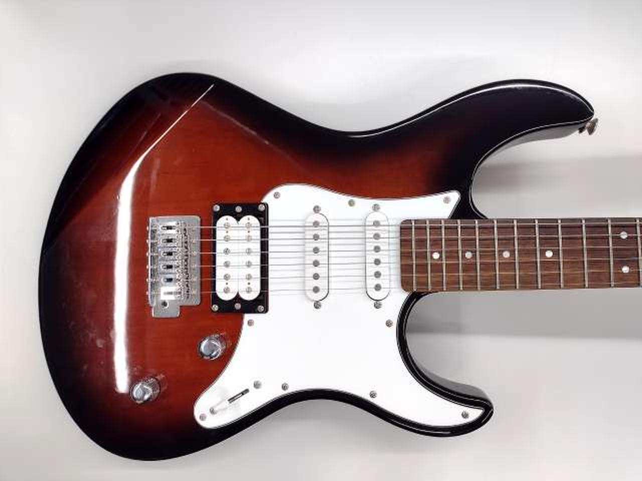 YAMAHA PACIFICA112V Stratocaster-type Electric Guitar