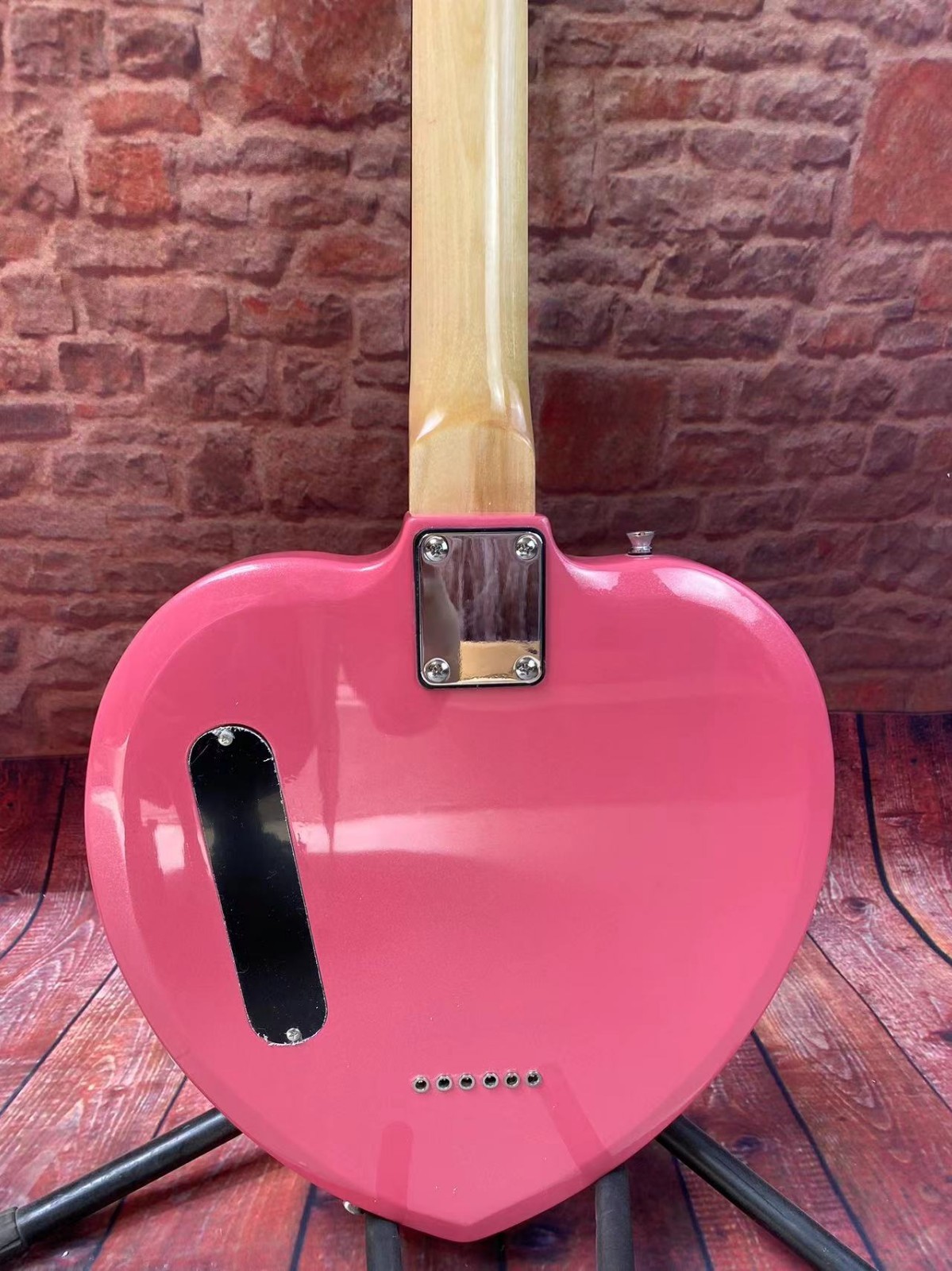 Adorable Hot Pink Love Heart Electric Guitar 6-String Pearl Heart Pickguard