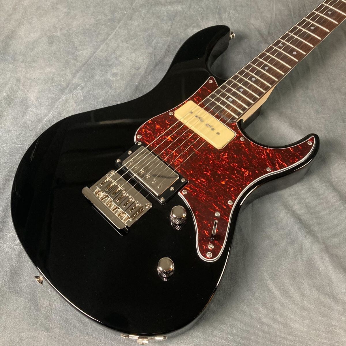 YAMAHA PACIFICA PAC311H BL Black Electric Guitar with Gig bag