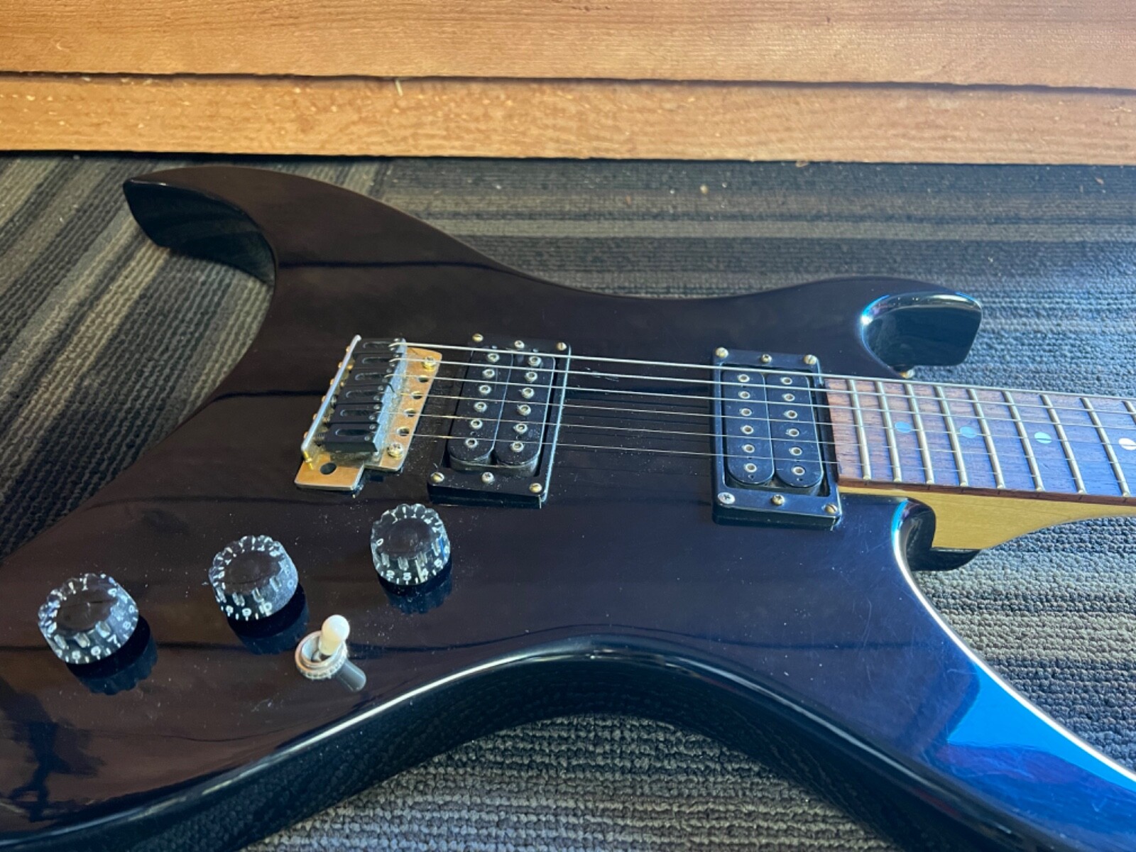 Aria Pro II U-60T Urchin Electric Guitar with Original Aria Pro II Hard Case
