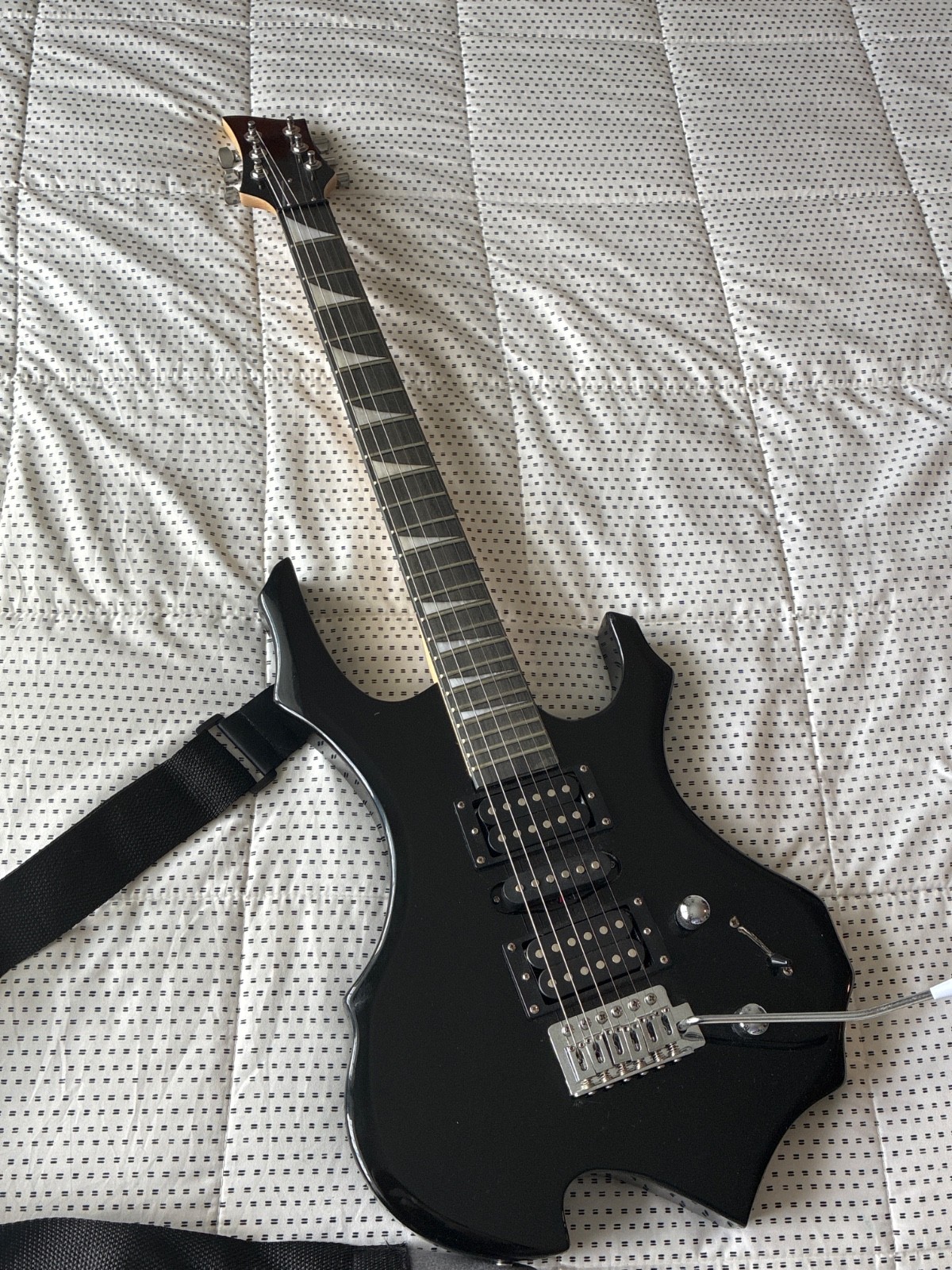 Black glossy burning fire design Electric Guitar w AMP + accessories. Used