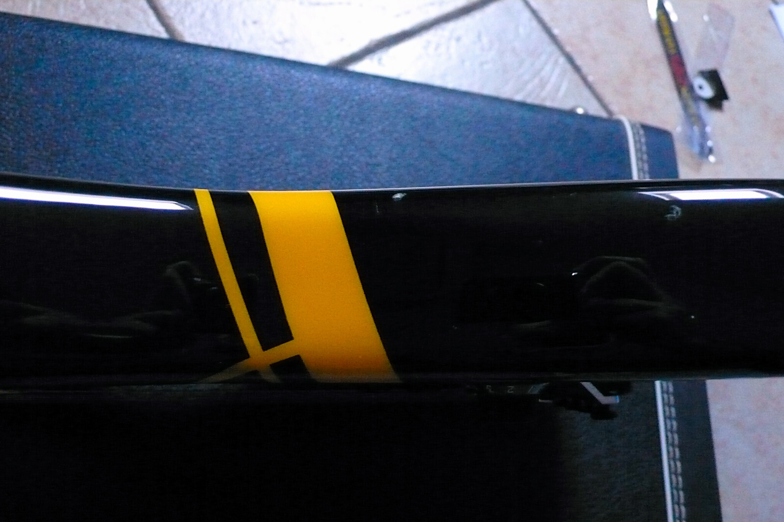 EVH Charvel “Bumblebee/VH2” guitar EDDIE VAN HALEN “EVH Art Series”