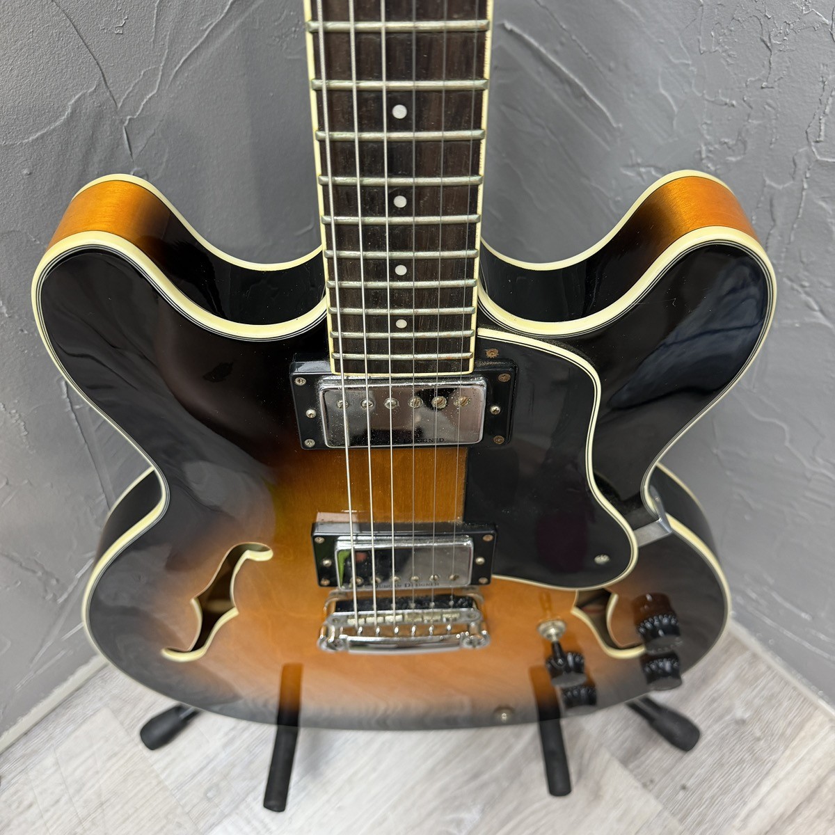 Alvarez AAT33/TSB Double Cutaway Electric Guitar (CP1022208)