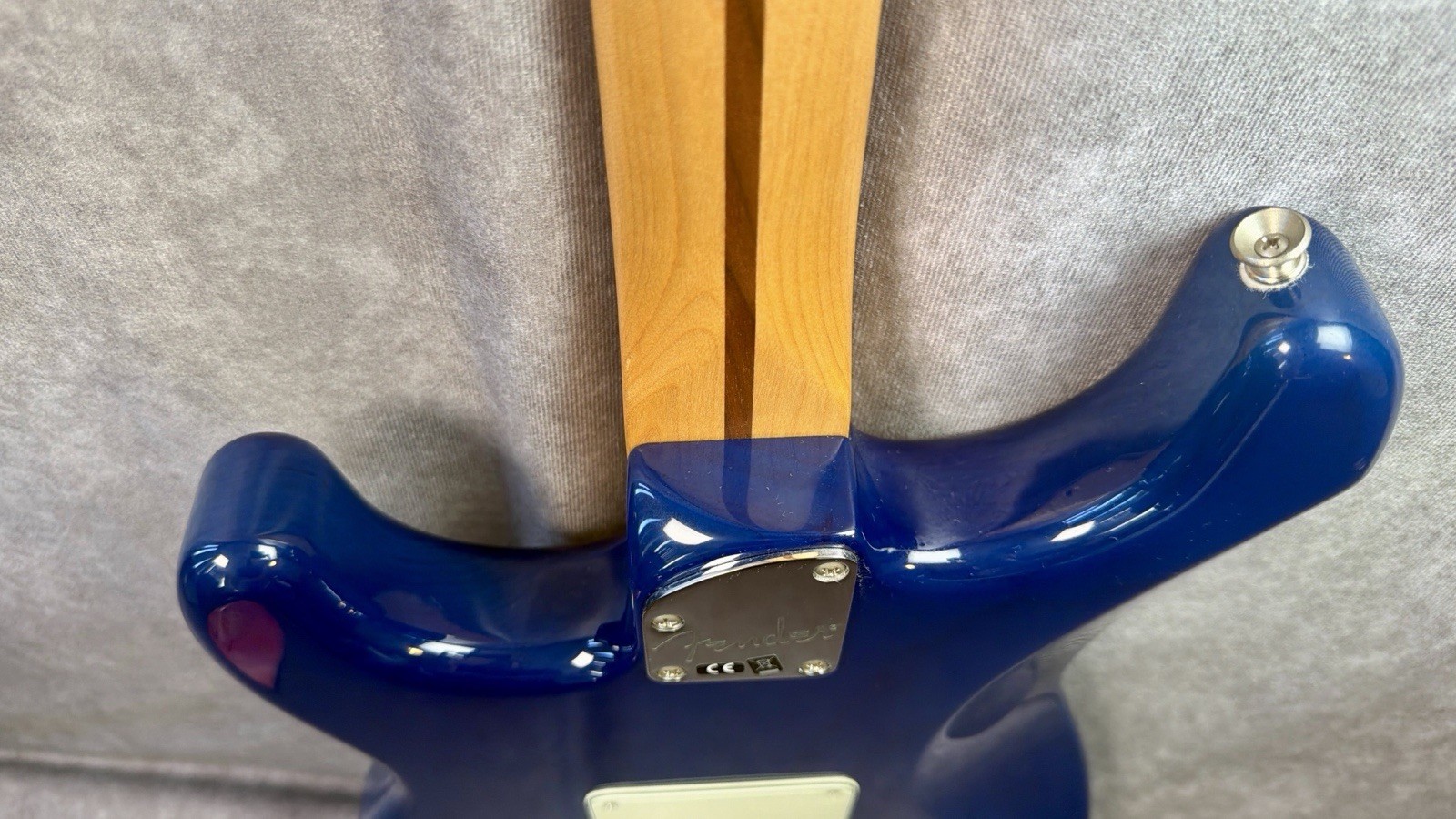 Fender MIM Deluxe Players Stratocaster Electric Guitar Sapphire Blue Mini Switch