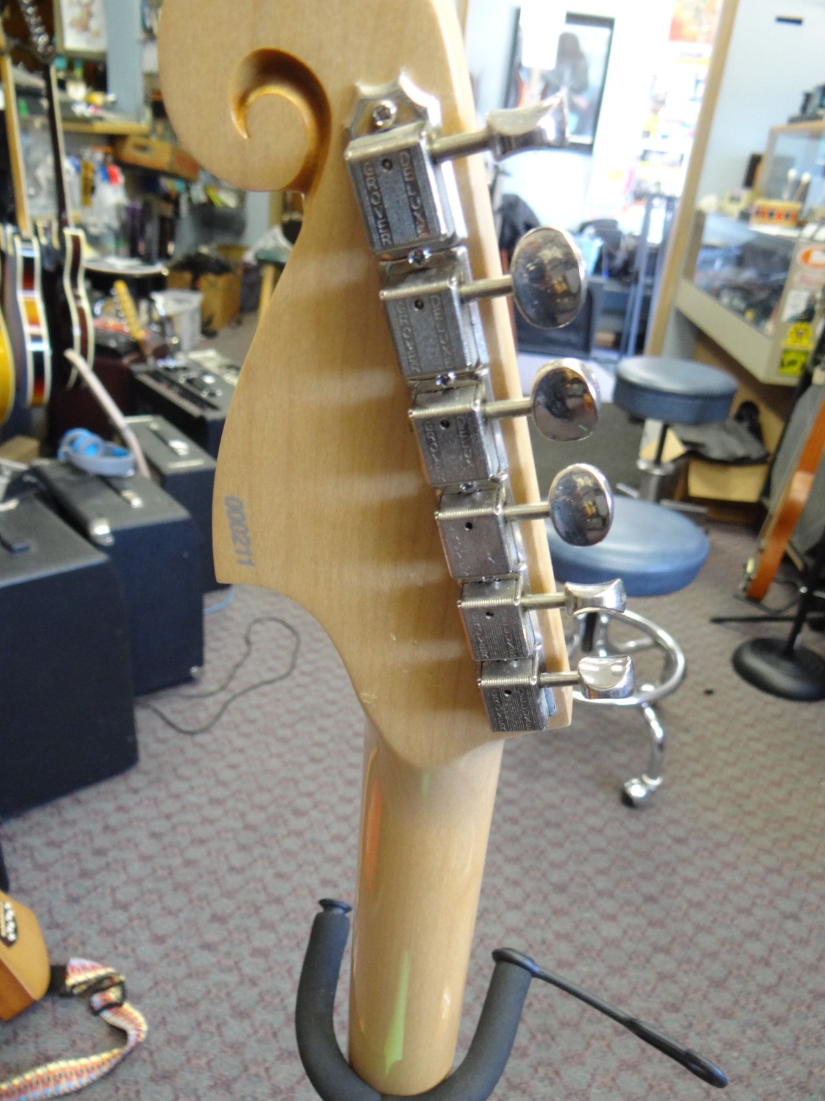 Cole Clark S with tweed hardshell case