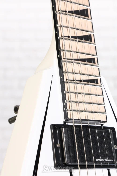 Jackson Rhoads RRX24M – Snow White with Black Pinstripes