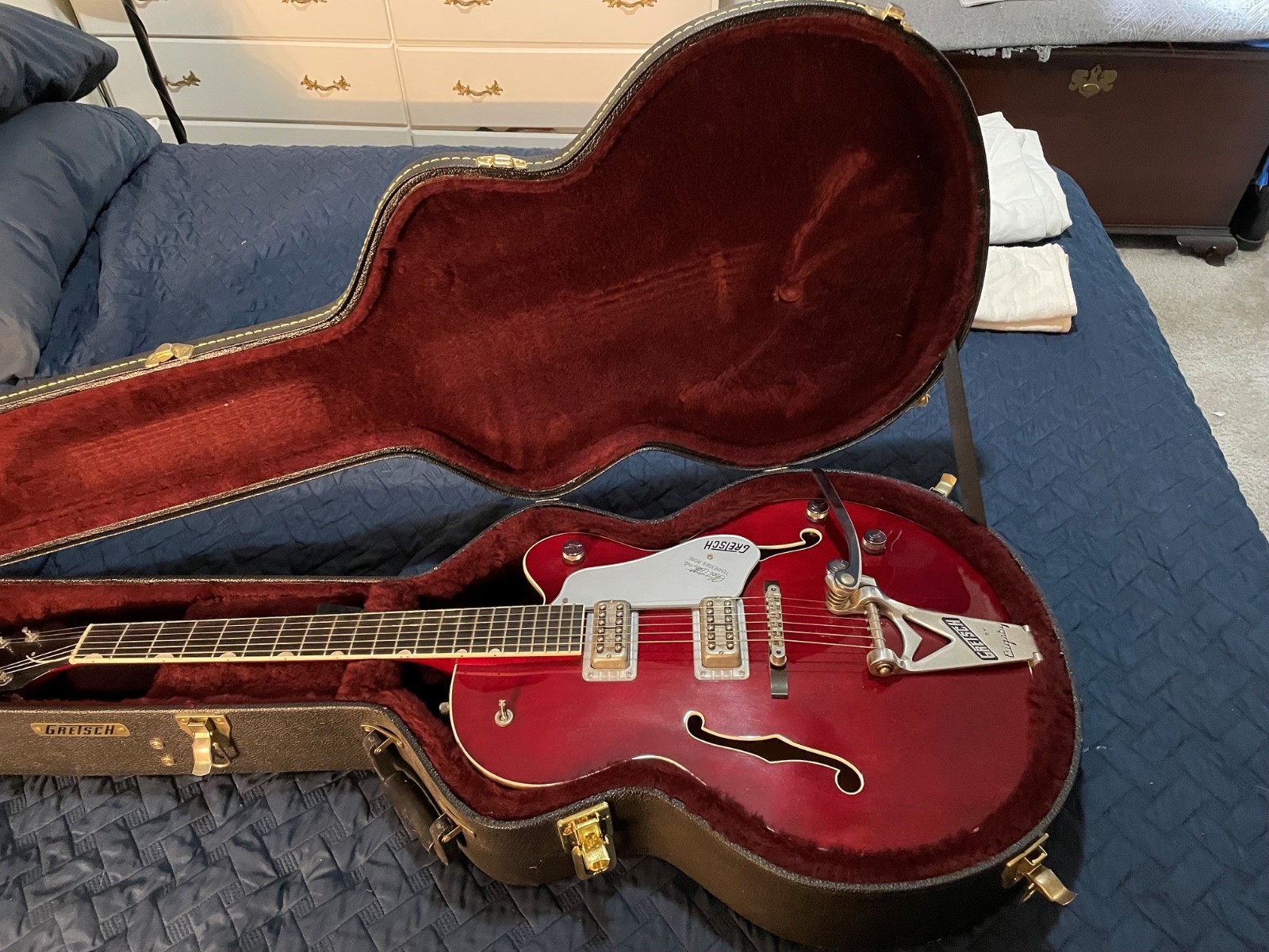 Gretsch G6119 Chet Atkins Tennessee Rose Electric Guitar