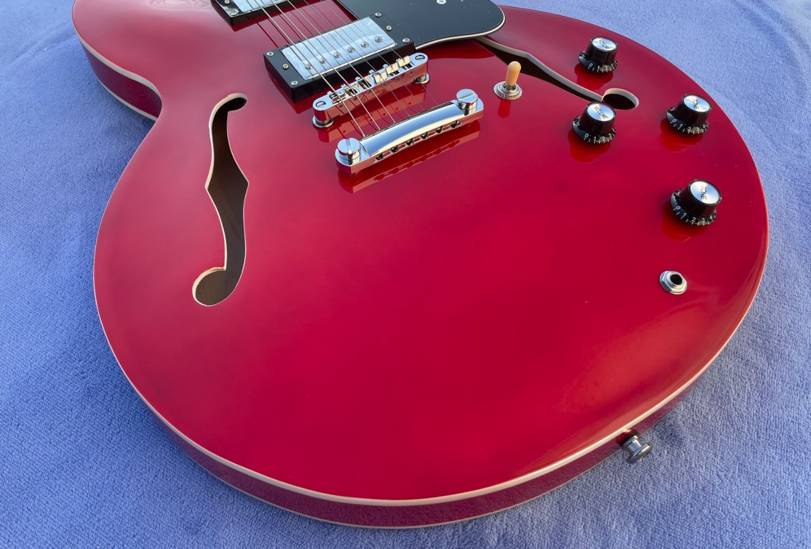 6 Strings Electric Jazz Guitar Bone Nut Semi Hollowbody Glossy Finished Guitarra