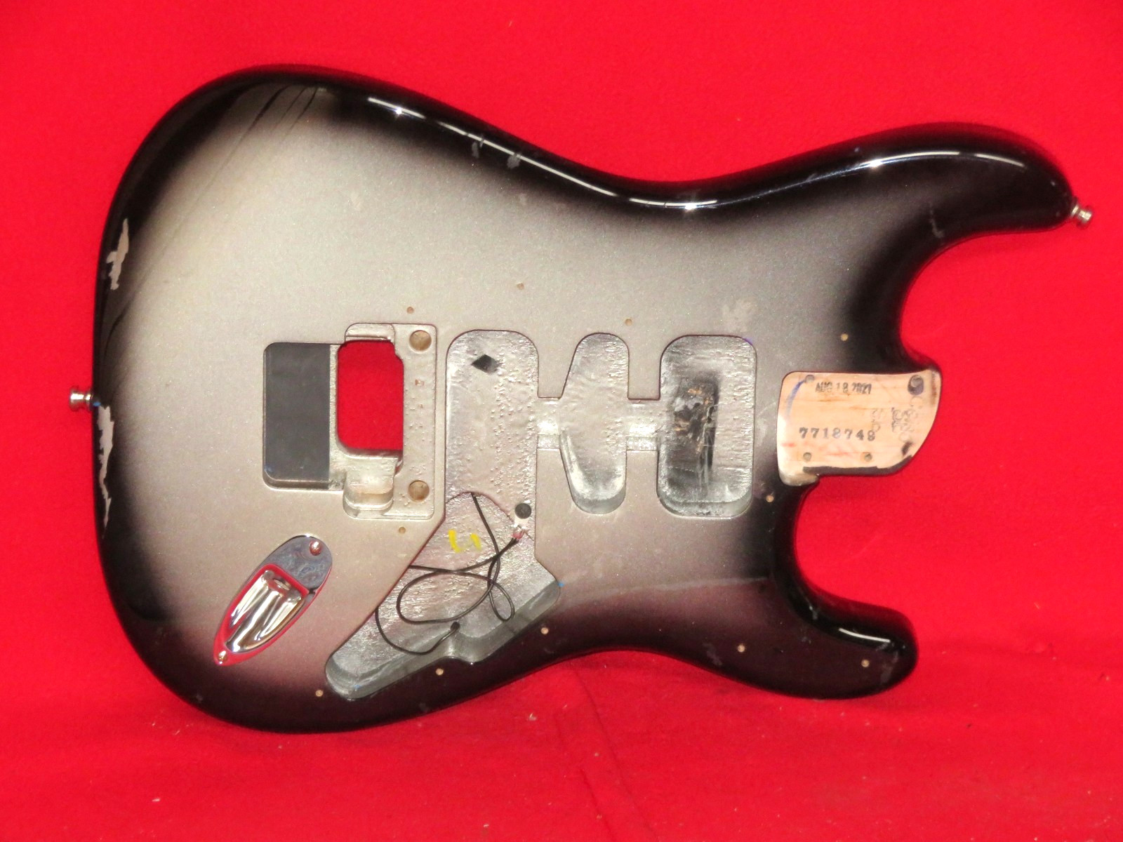 Fender 2021 USA Silver Burst American Ultra Luxe Floyd Rose Stratocaster Body