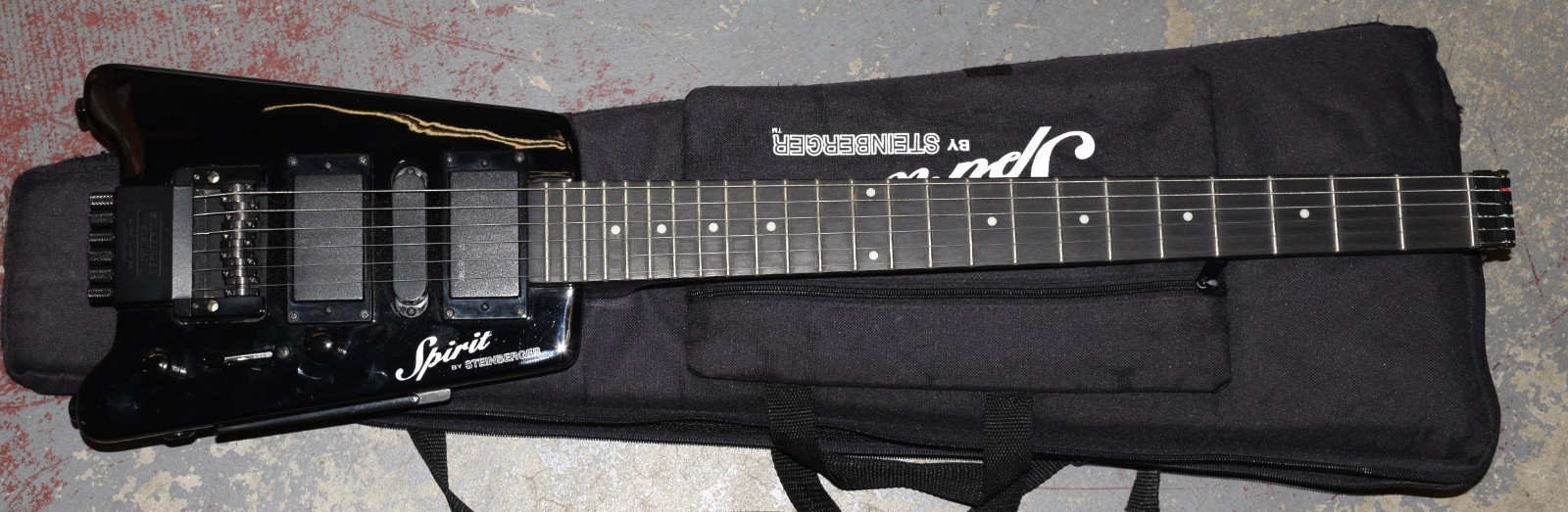 STEINBERGER SPIRIT 6 STRING ELECTRIC GUITAR BLACK