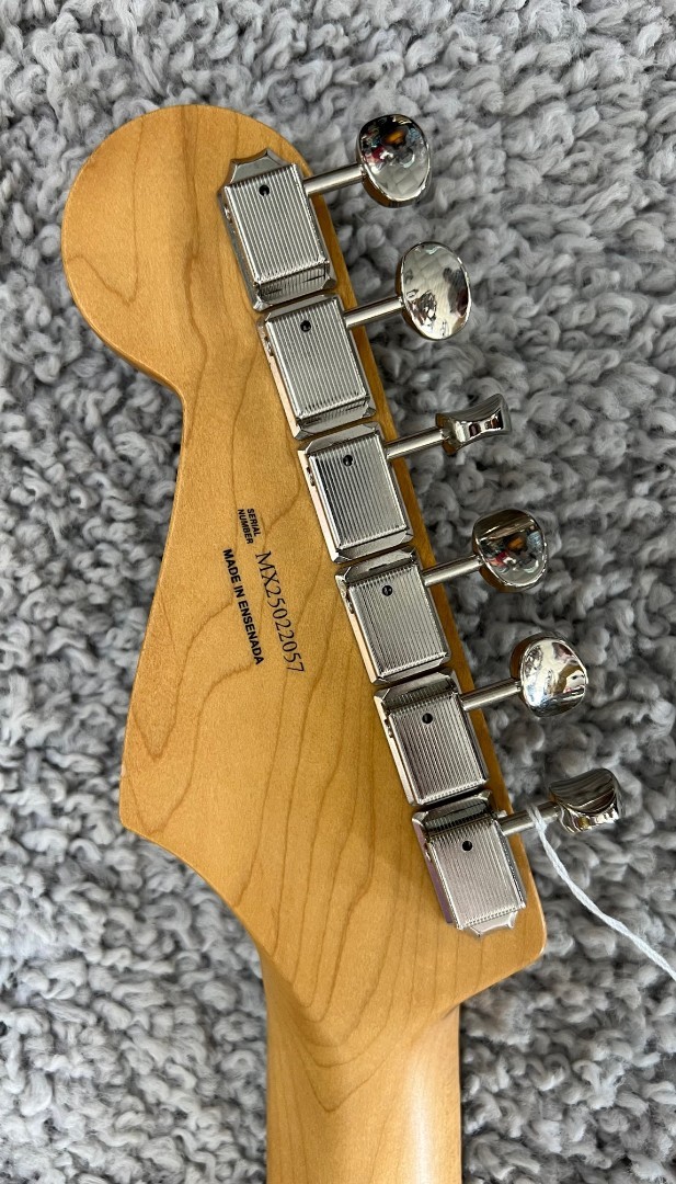Fender Player II Stratocaster, Rosewood Fingerboard, Transparent Cherry Burst
