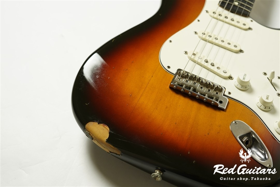 Fender Japan ST62-53 – 3 Tone Sunburst (no260702)