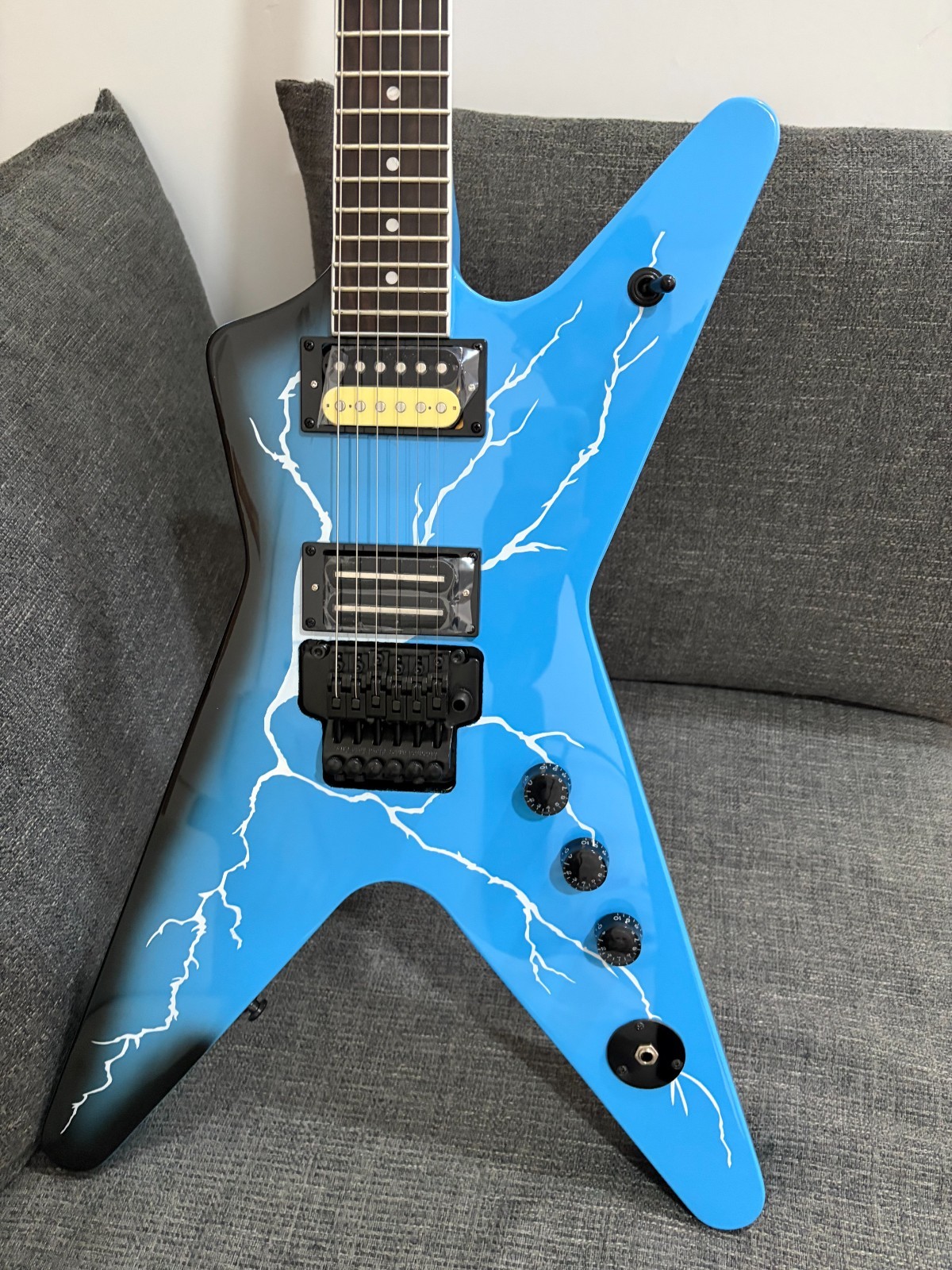 Dimebag Darrel ML Electric Guitar Floydrose vibrato Blue Lightning Veneer