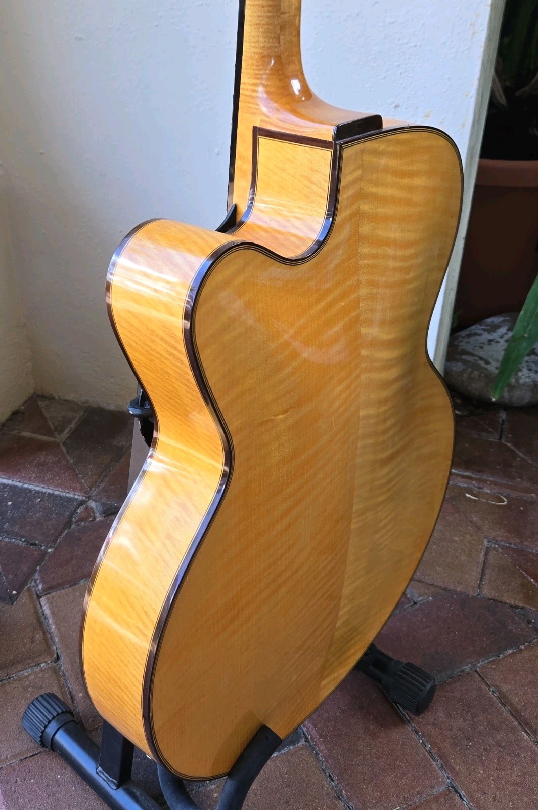 Eastman AR880CE John Pisano 2005 Archtop Jazz Guitar Serial Number 011 Upgraded