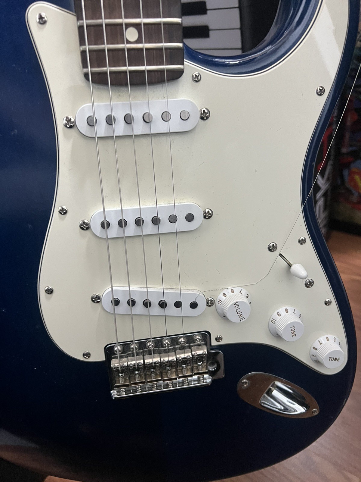 Fender Highway One Stratocaster Sapphire Blue w/ Vintage Fender Tweed Case