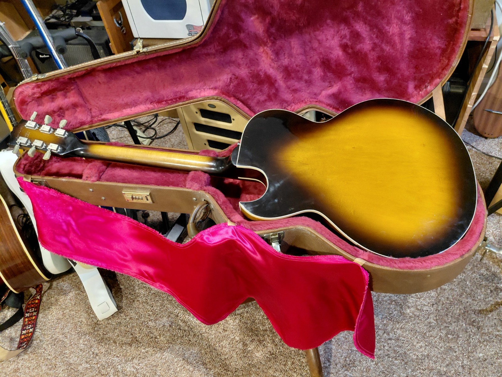 gibson es 135 guitar