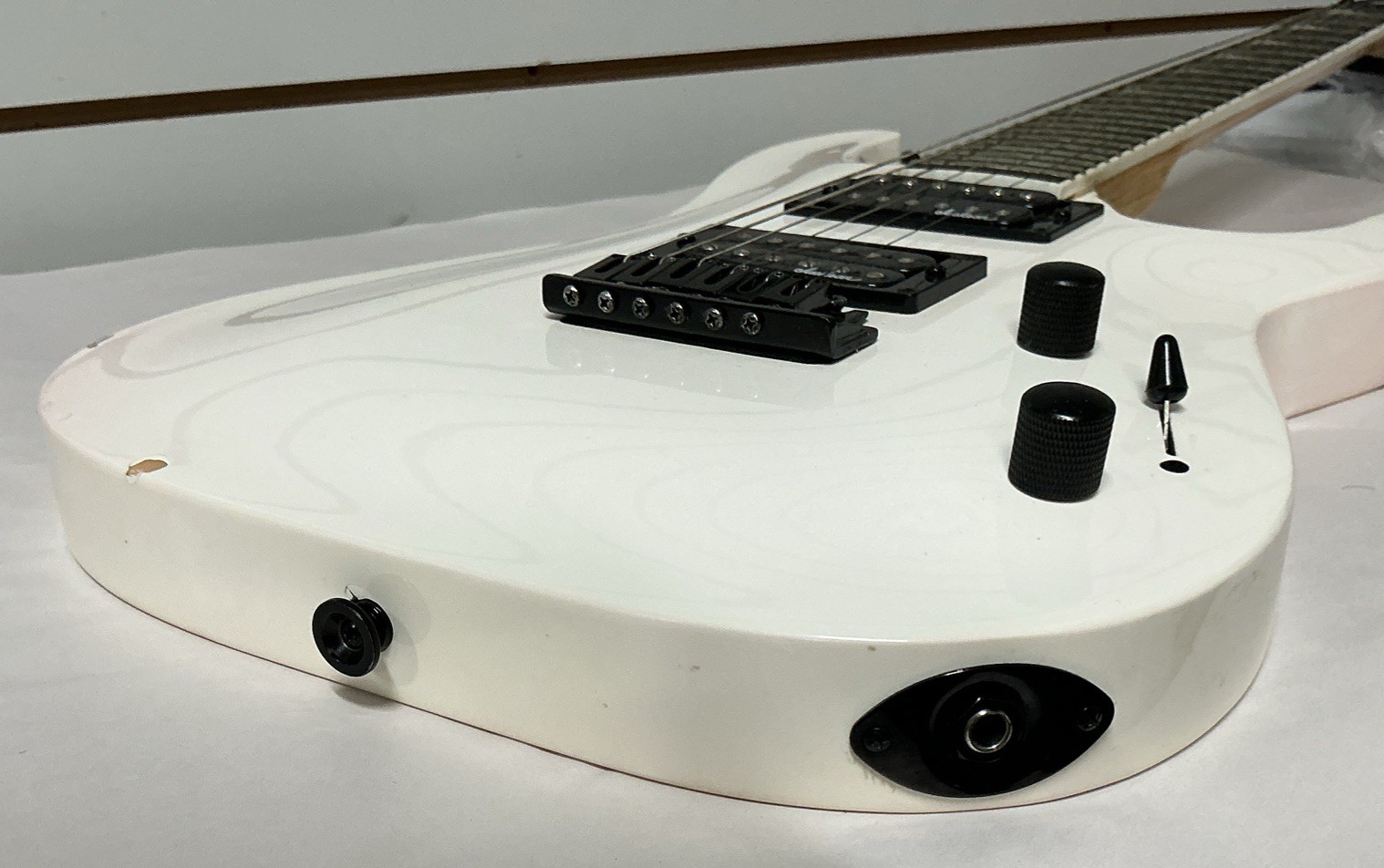 Jackson JS Series Dinky Arch Top JS22 DKA 6 String Electric Guitar W/ Gig Bag
