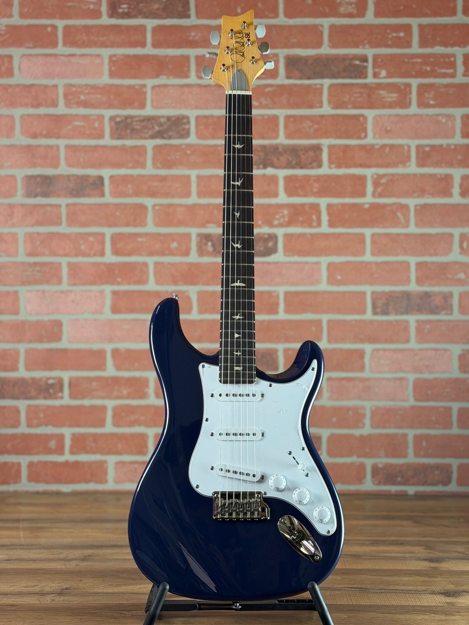 PRS SE Silver Sky Rosewood Fingerboard Electric Guitar – Trad Blue