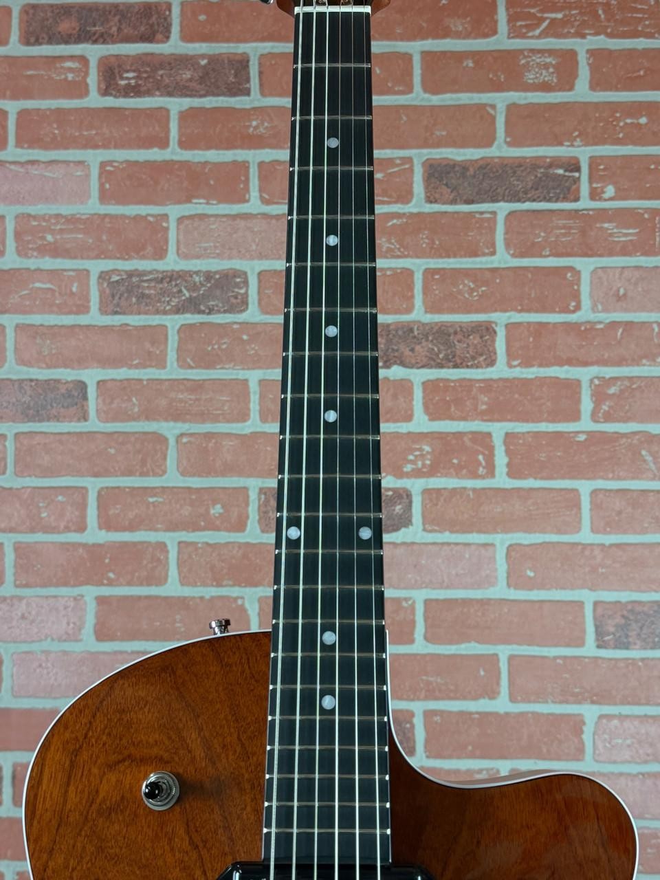 Godin 5th Avenue Uptown Custom Hollow-Body Electric Guitar – Havana Brown