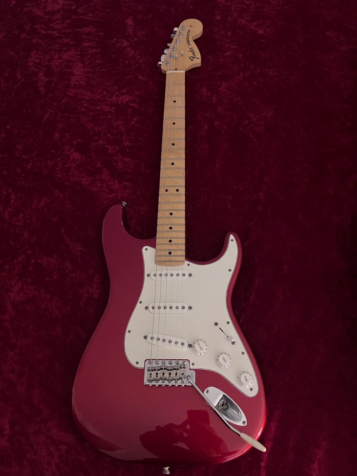 2011 Fender USA Stratocaster – Large Headstock – Red
