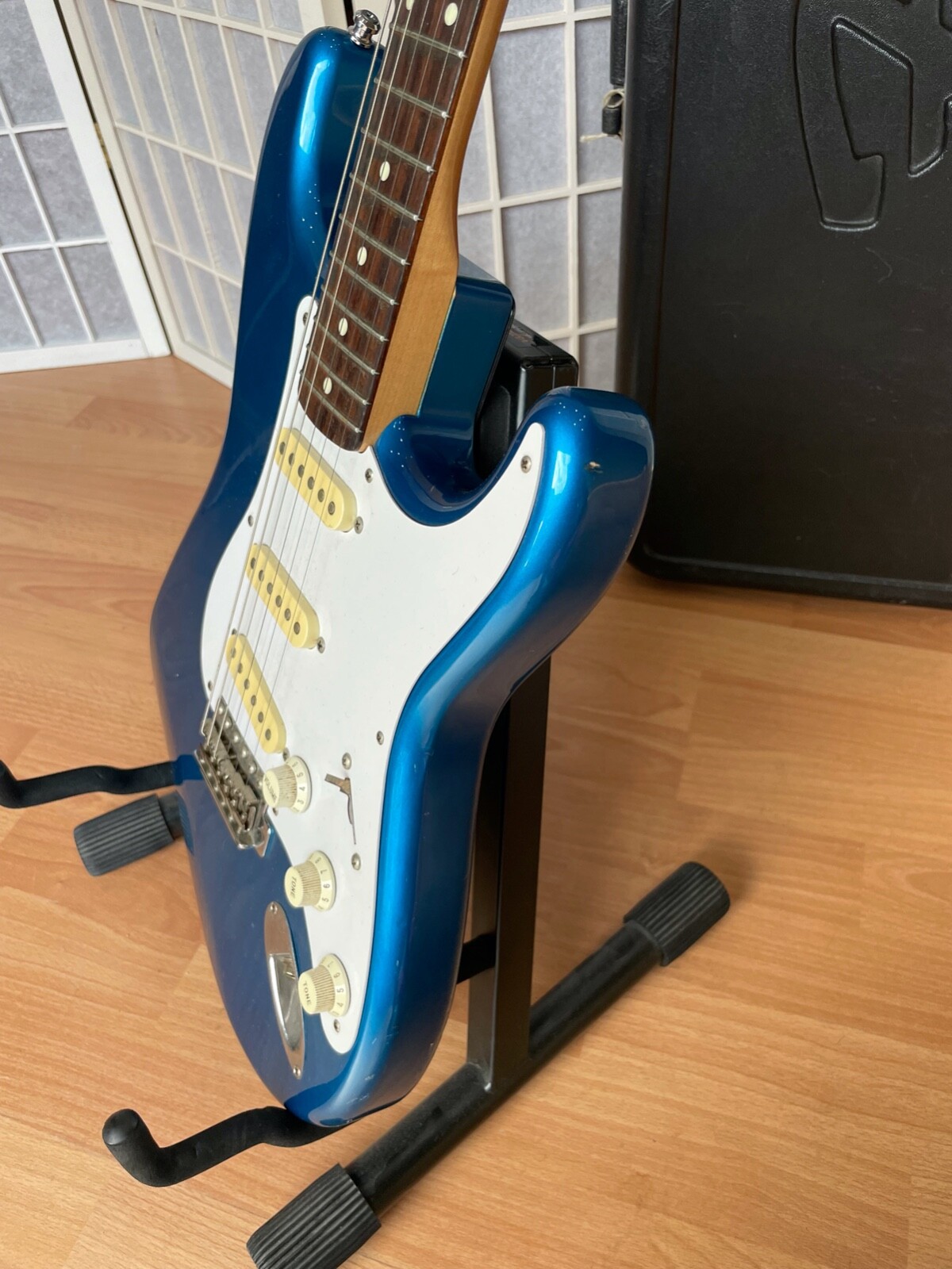 FENDER Stratocaster Japan E-Guitar I021928 Approx. 1989/1990 I Series Blue Case