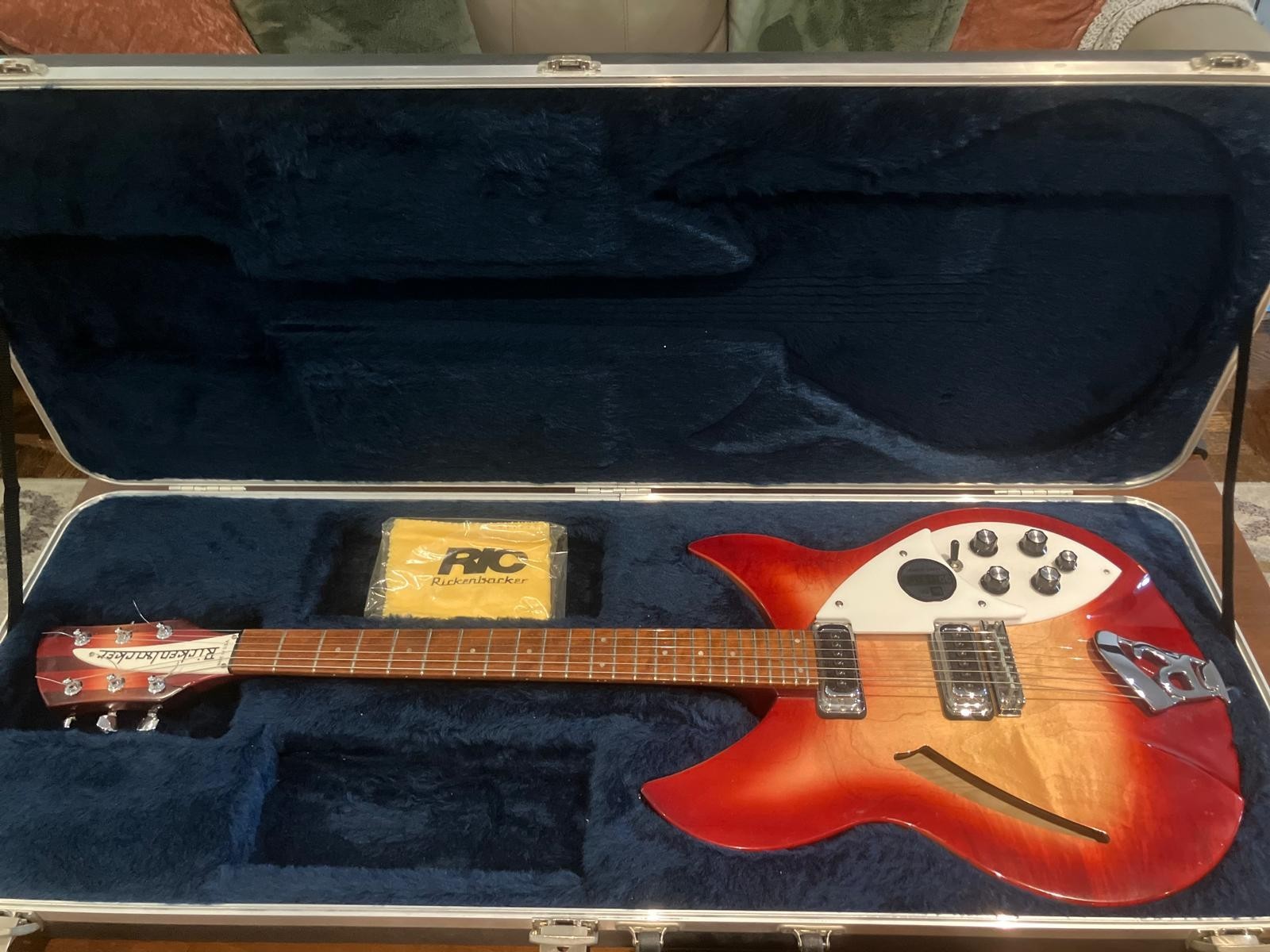 Rickenbacker 330 Fireglo Red Semi-Hollow 6-String Electric Guitar + Hard Case