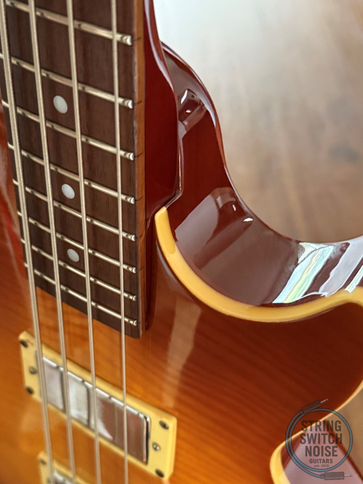 Tokai Les Paul Bass, Flamed Honey Burst, 1990s