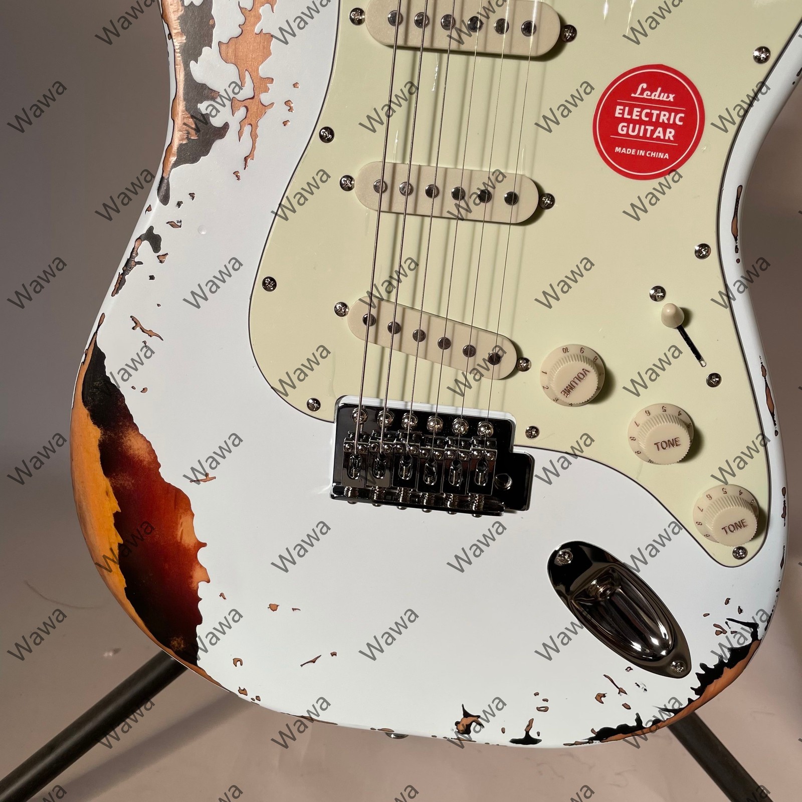 High Quality Vintage Sunburst Strat Guitar SSS Piockups Single Coils Tremolo