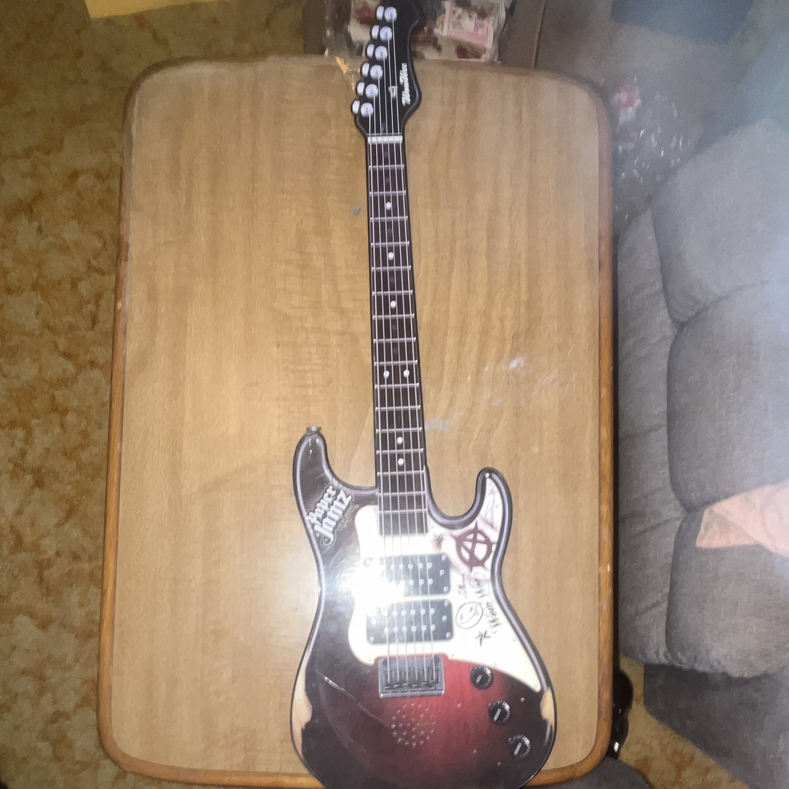 WowWee paper jams electric guitar