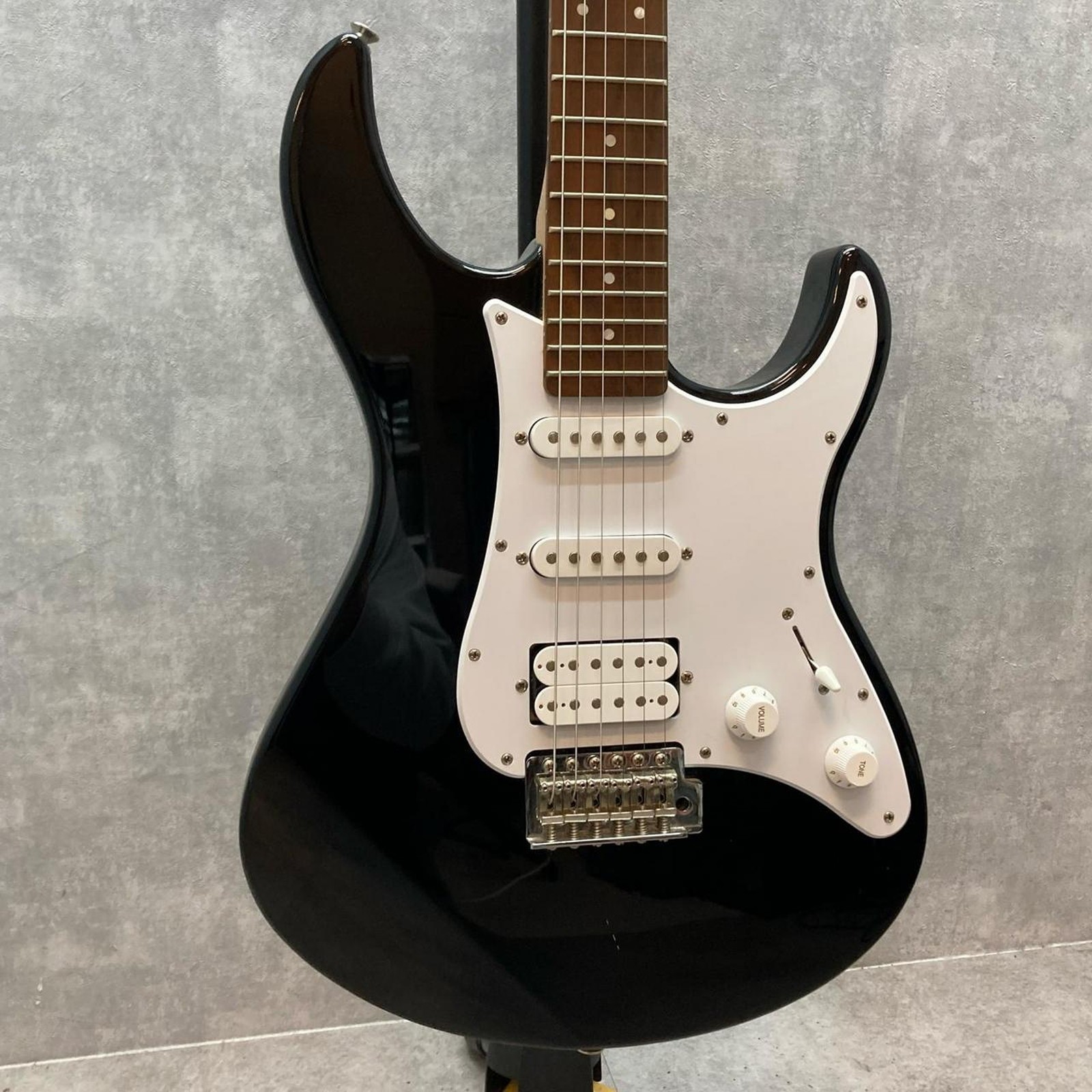 YAMAHA PAC012 Used Agathis Body Maple Neck Rosewood Fingerboard Black