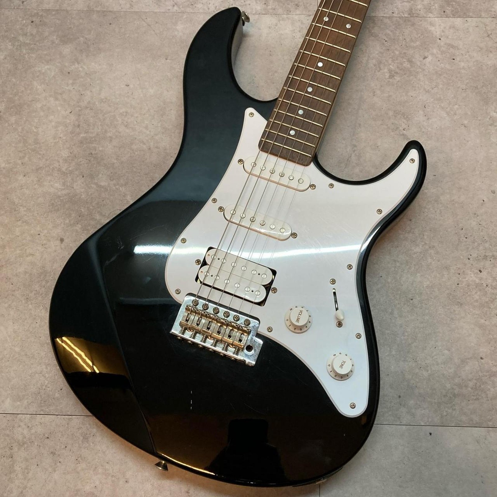YAMAHA PAC012 Used Agathis Body Maple Neck Rosewood Fingerboard Black