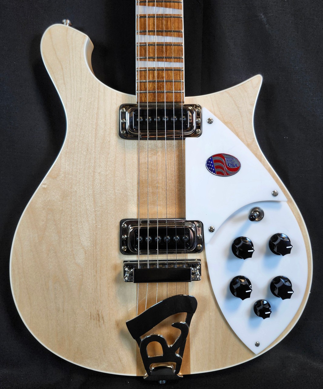 Rickenbacker 620 Maple Glo, Stereo, Gotoh Tuners, Rosewood FB, HSC