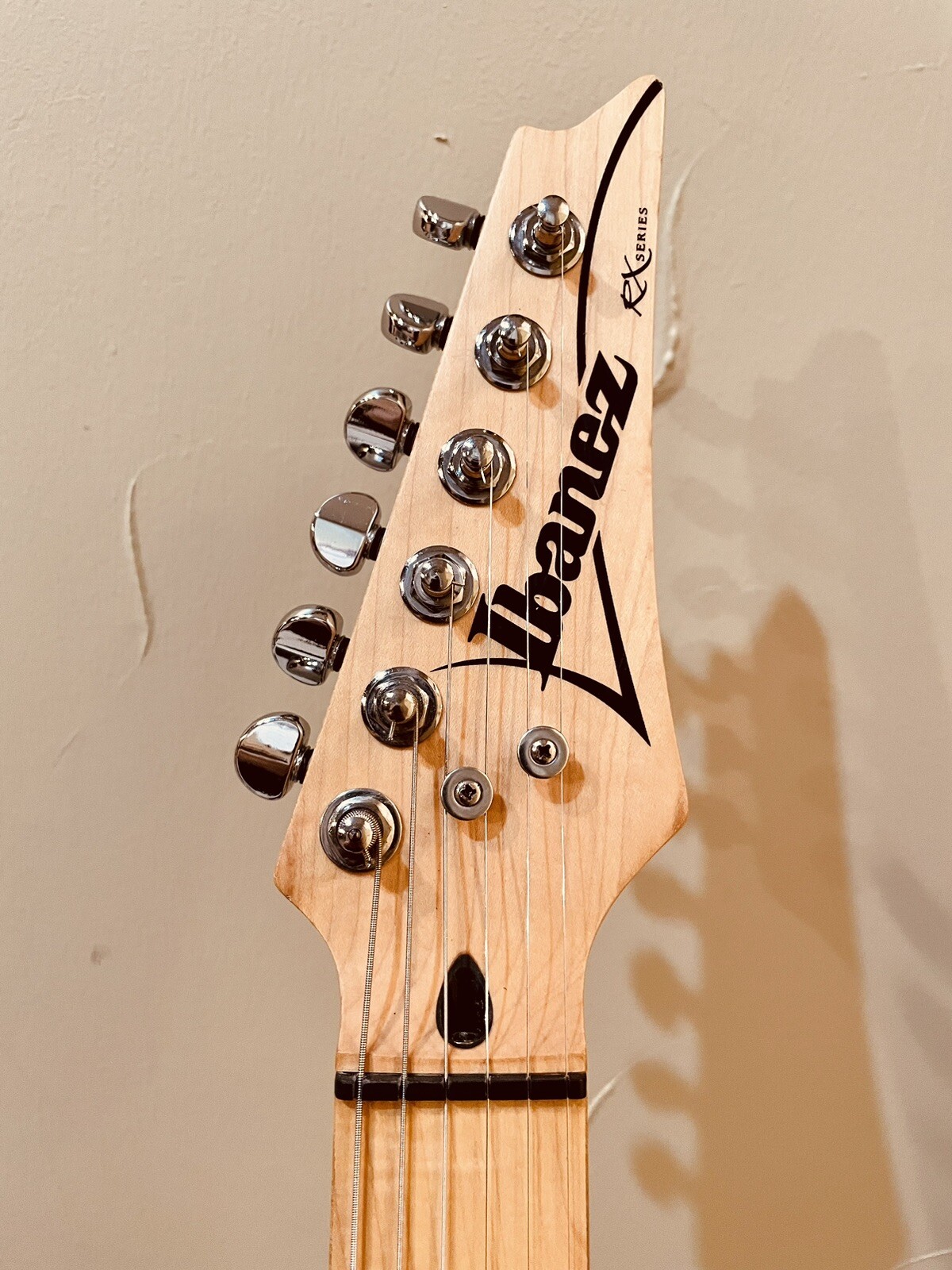 1993 Ibanez XT 170 Super Strat Guitar HSH Maple Body Trans Red Grover Tuners