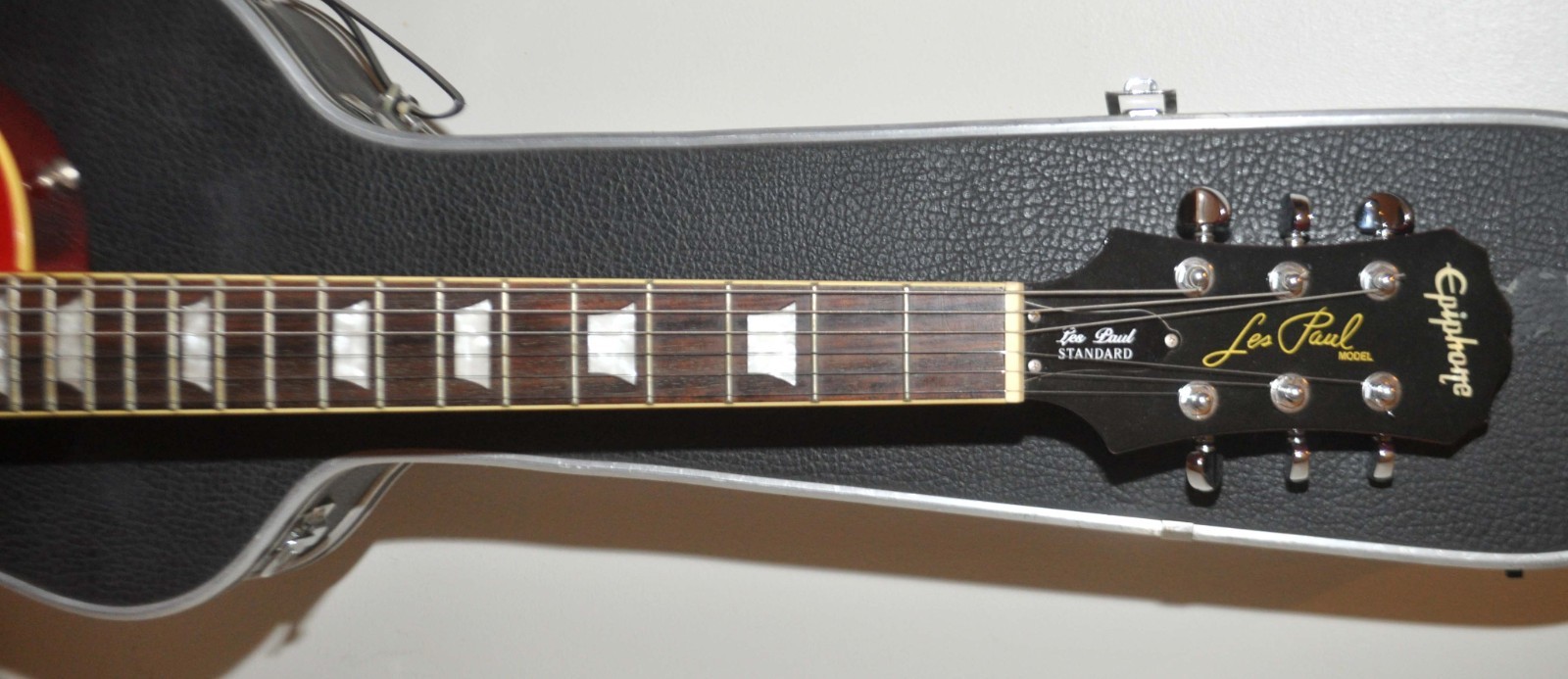2006 Epiphone Les Paul Standard Cherry Sunburst w/ Hard Case