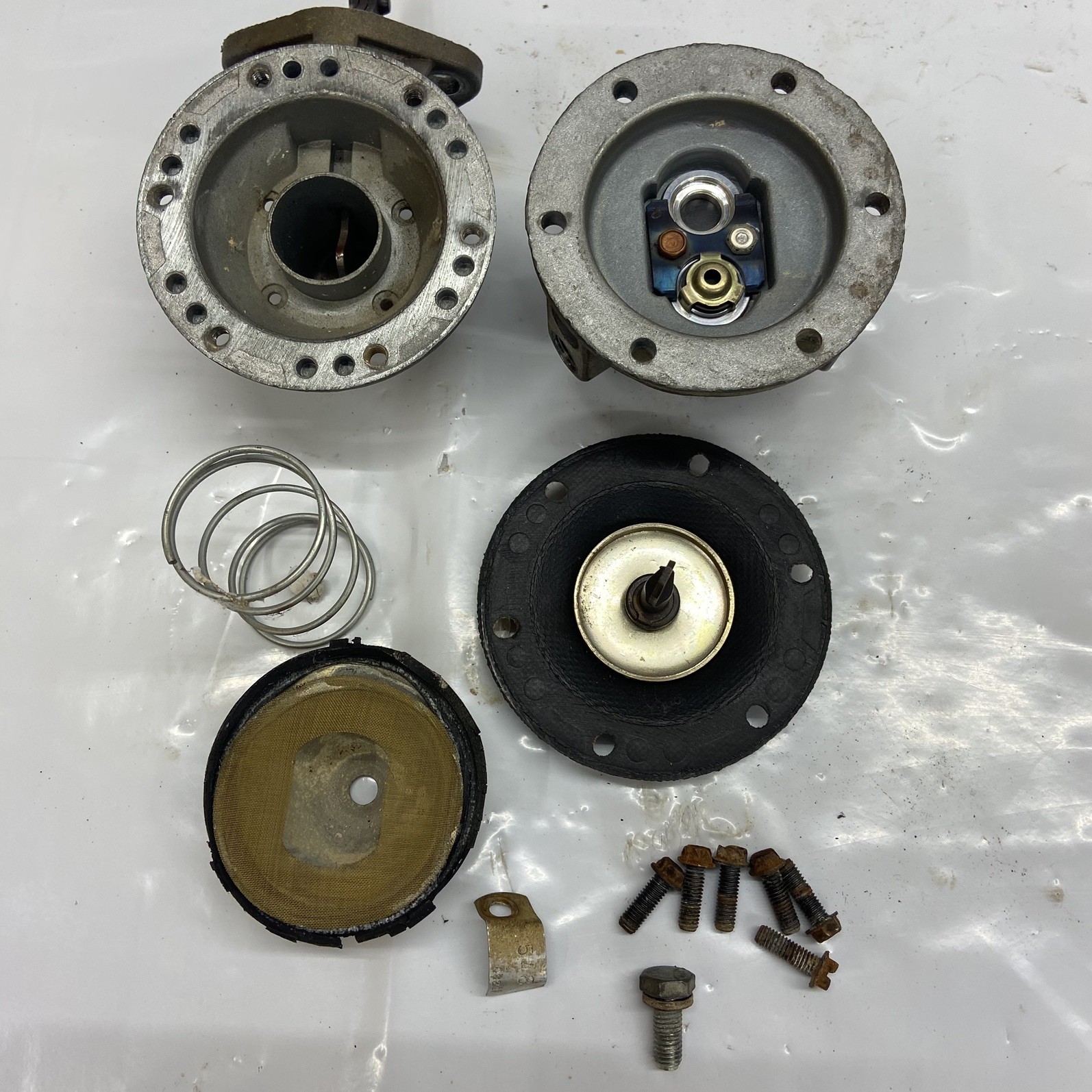 Wisconsin VH4D Engine Fuel Pump for parts or repair See Pics
