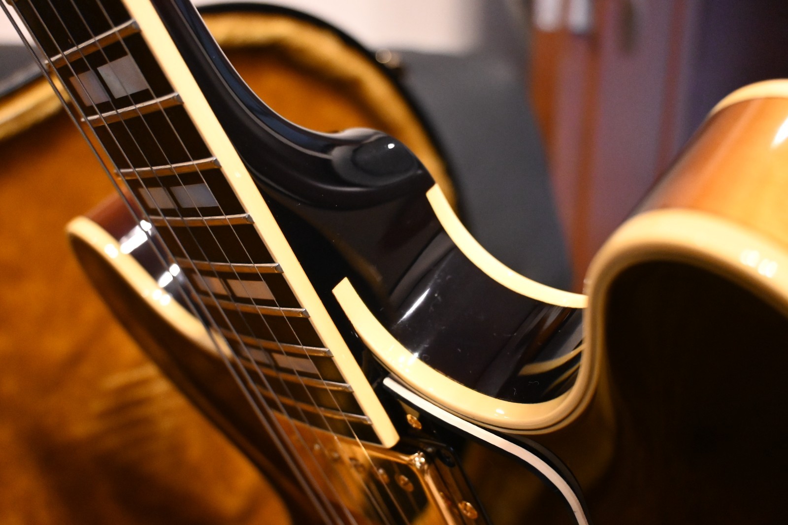 “Near-Mint” 2007 YAMAHA SA2200 Brown Sunburst + Genuine Yamaha Hard Case (290)