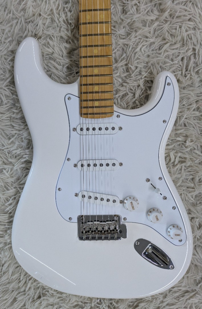 Fender Limited Edition Player II Stratocaster®, Maple Fingerboard, Polar White