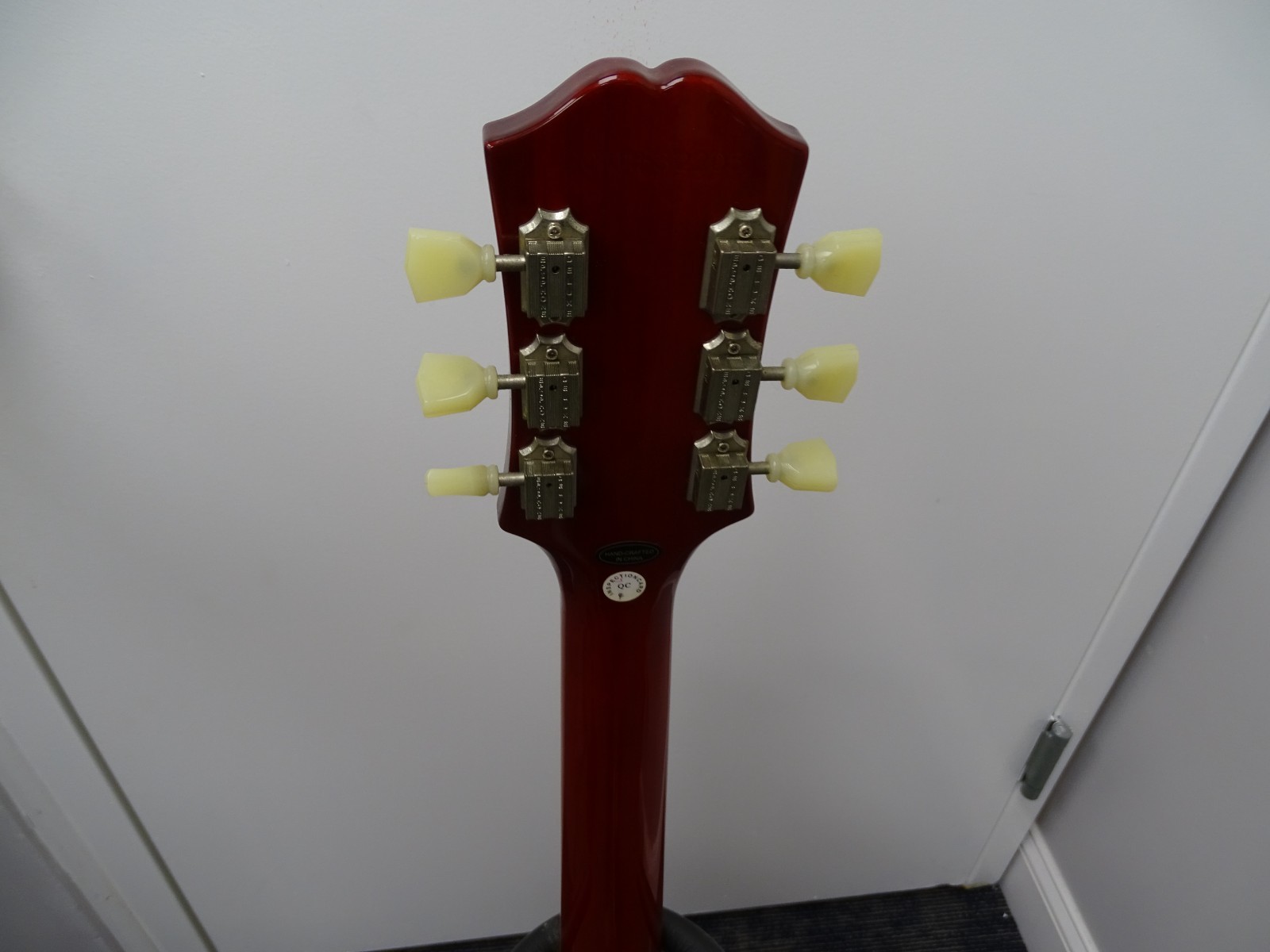 2020 Epiphone Les Paul Standard Cherry Sunburst Guitar (19427-Show-mss)