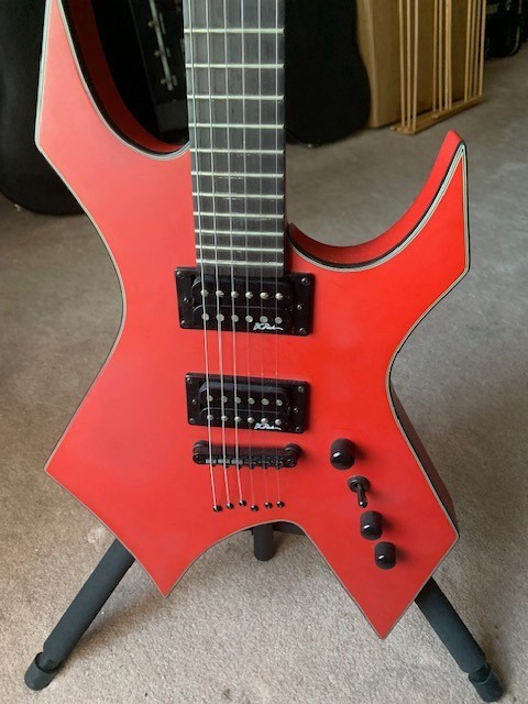 BC Rich Invisibolt Warlock