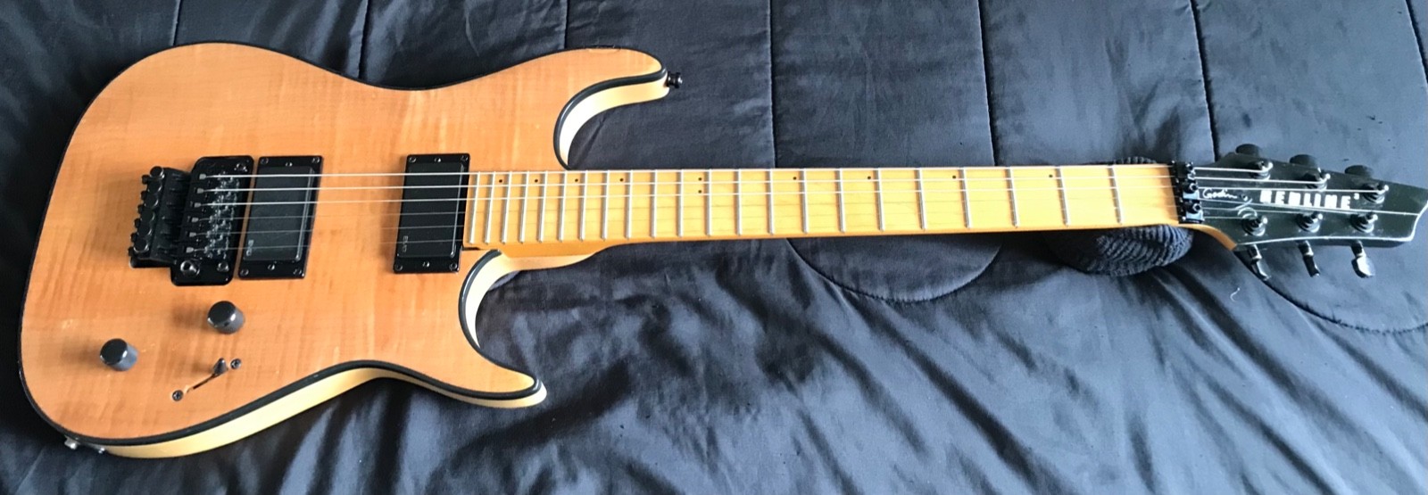 High-Performance Godin Redline III 2010 – Rarely Seen – Gorgeous Natural Maple F