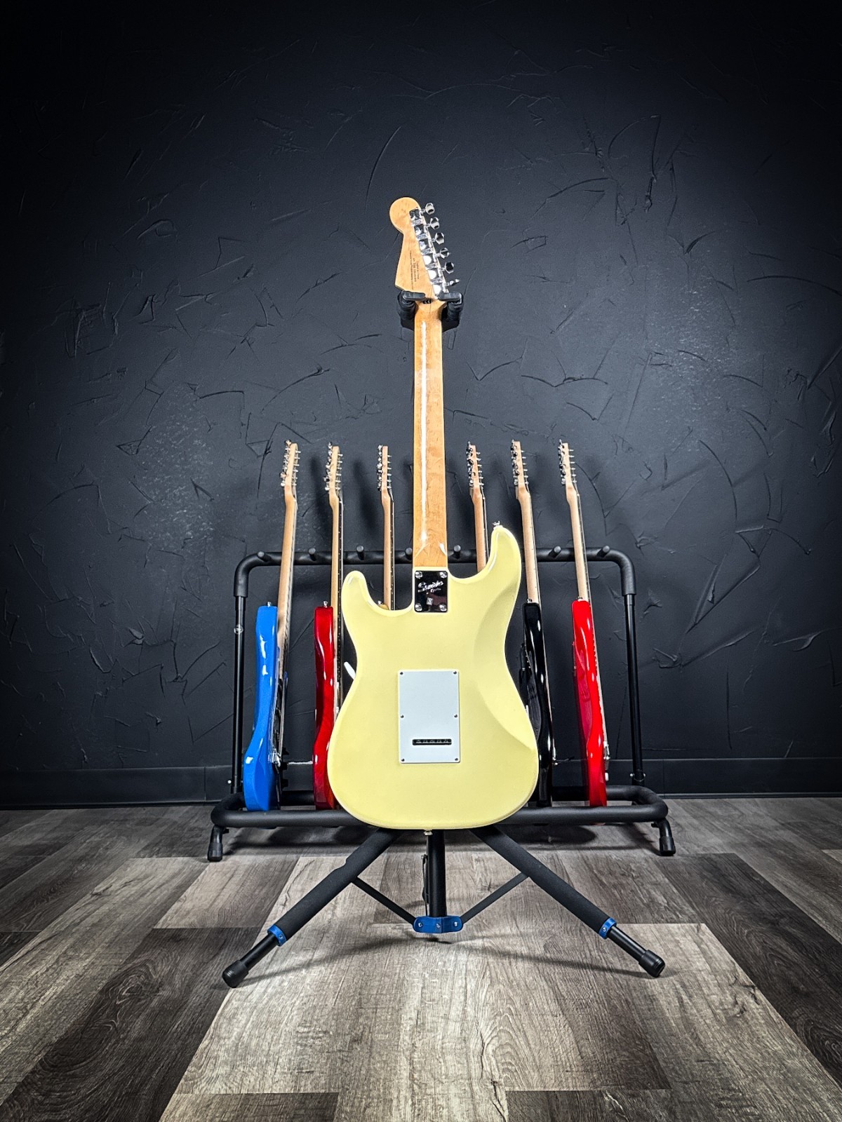 Squier Bullet Stratocaster HSS – Cream