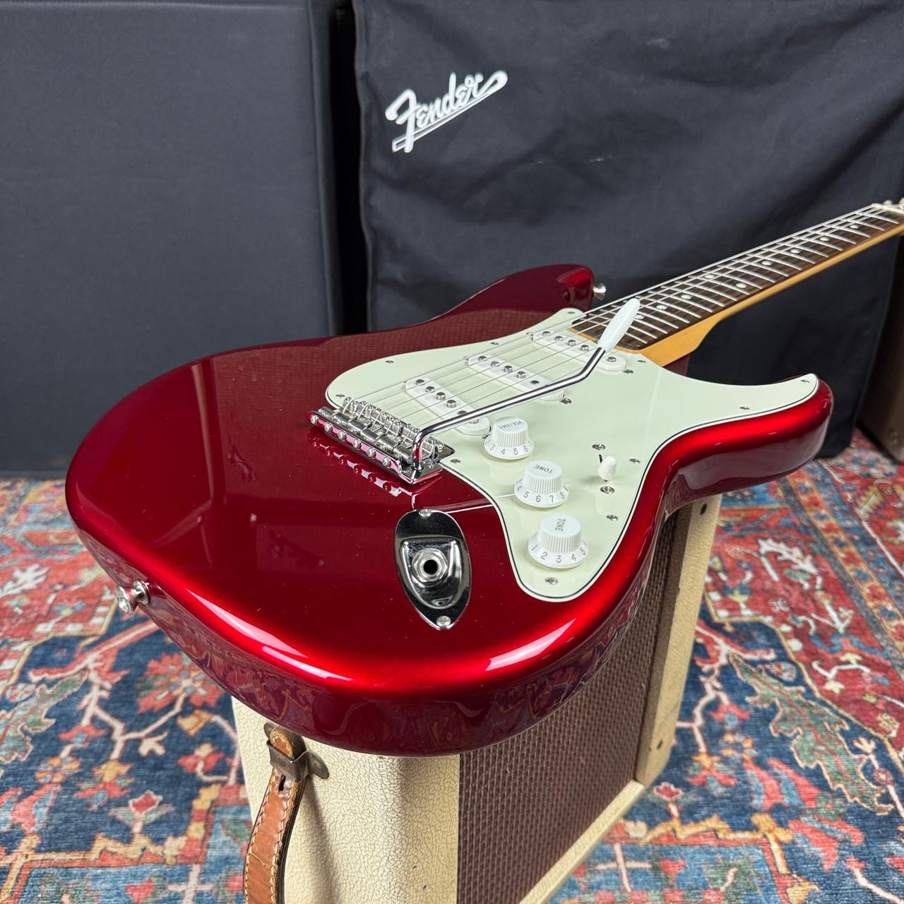 Fender 75th Anniversary Traditional II 60’s Stratocaster Candy Apple Red – 2021