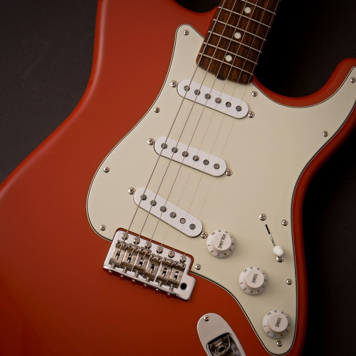 Fender / FSR Made in Japan Traditional II 60s Stratocaster -Fiesta Red-