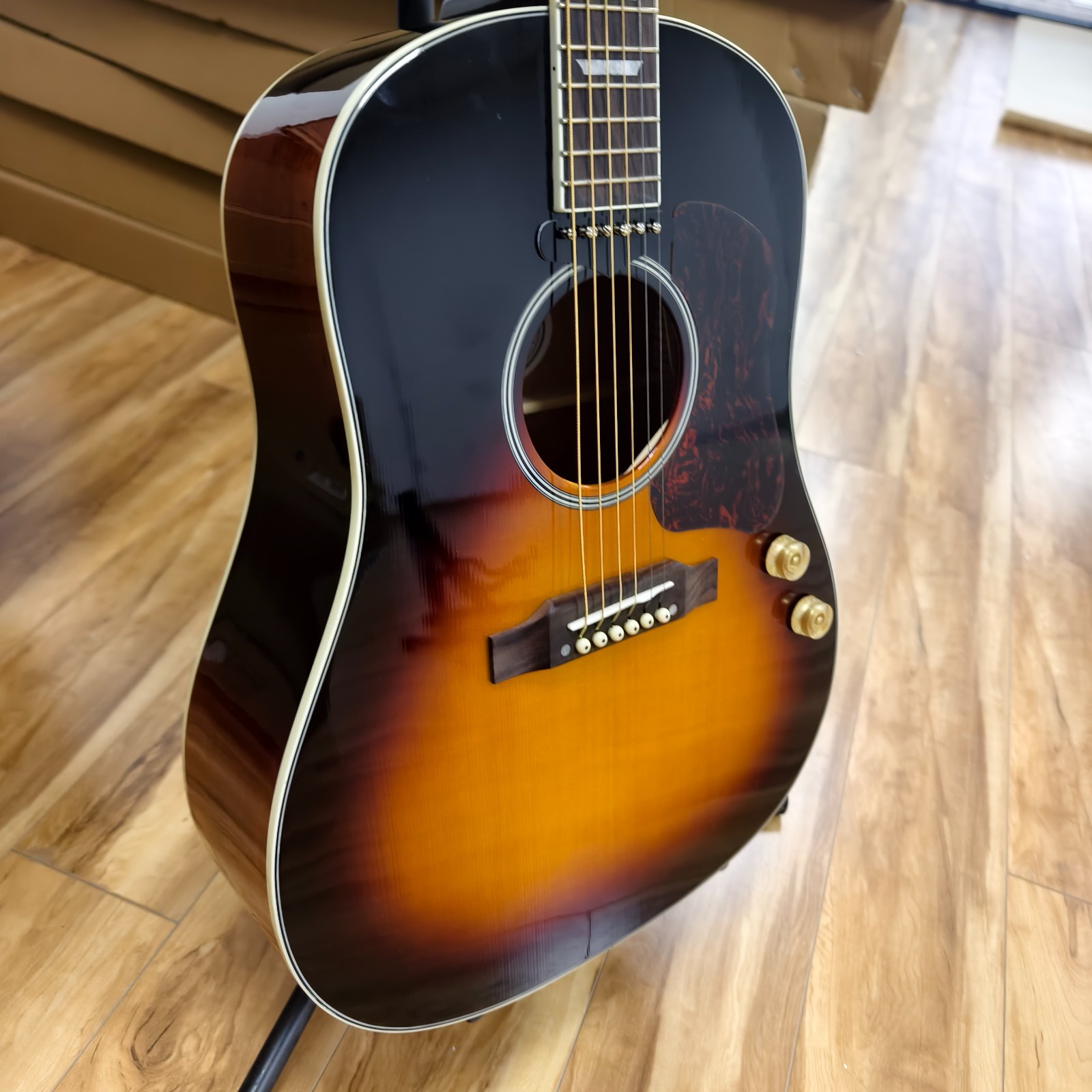 Ship US J-160E Original Acoustic-Electric Guitar – Vintage Sunburst Jumbo Body