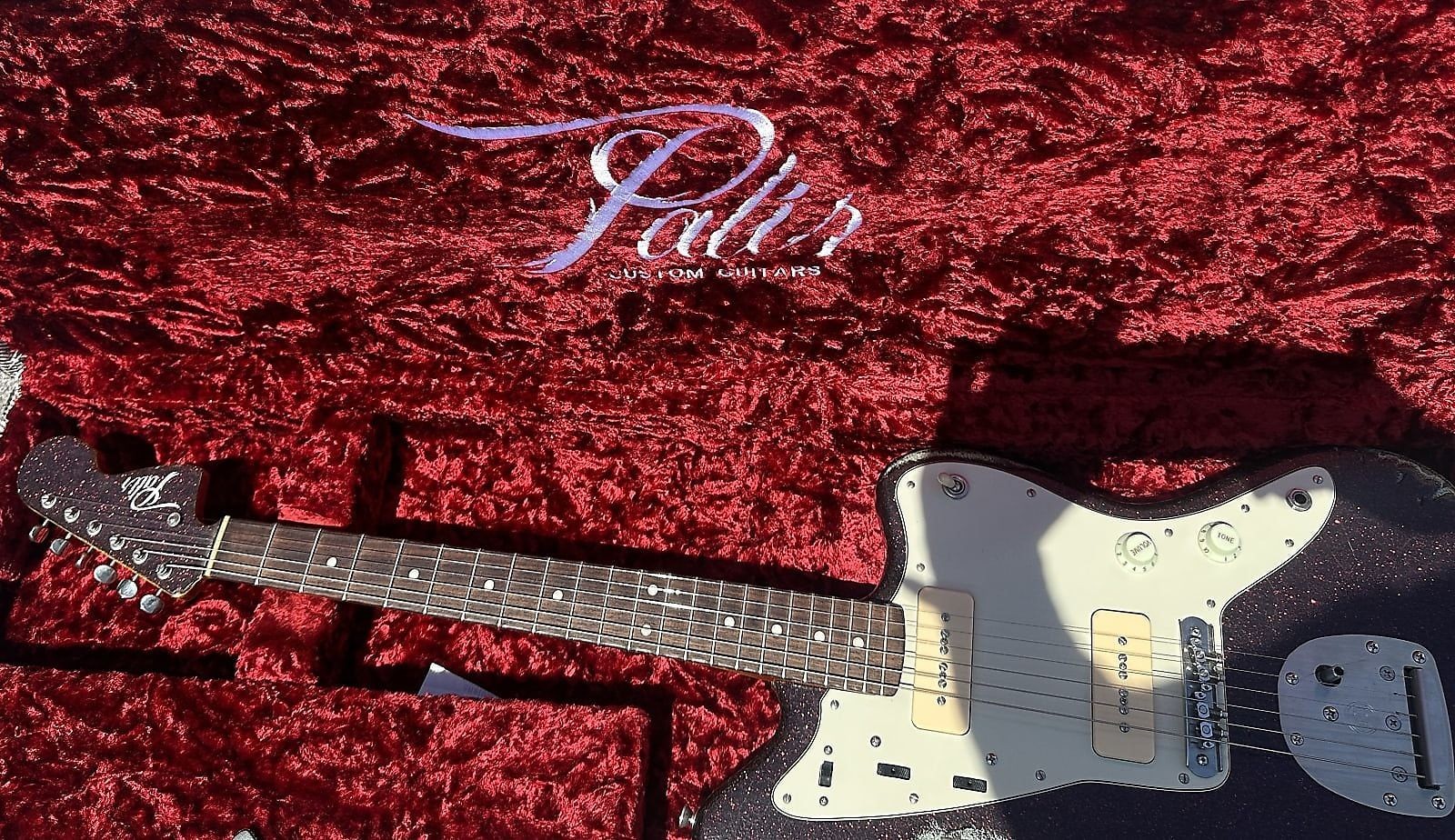 Palir Imperial Heavy Relic Red Sparkle Relic with P90s with Case