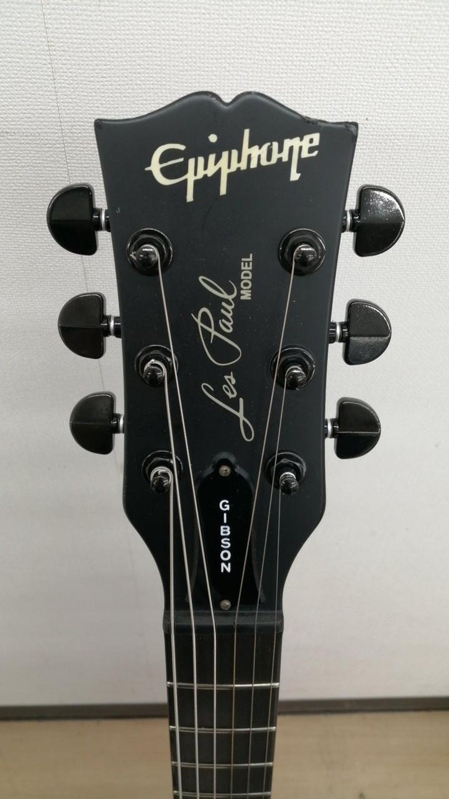 EPIPHONE LESPAUL GOTHIC Used Mahogany body/neck Rosewood fingerboard w/Gig case